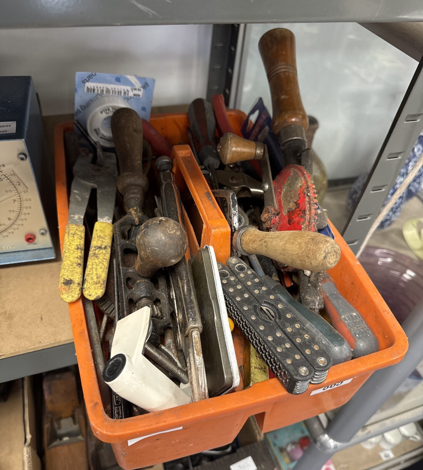 Tray of assorted hand tools