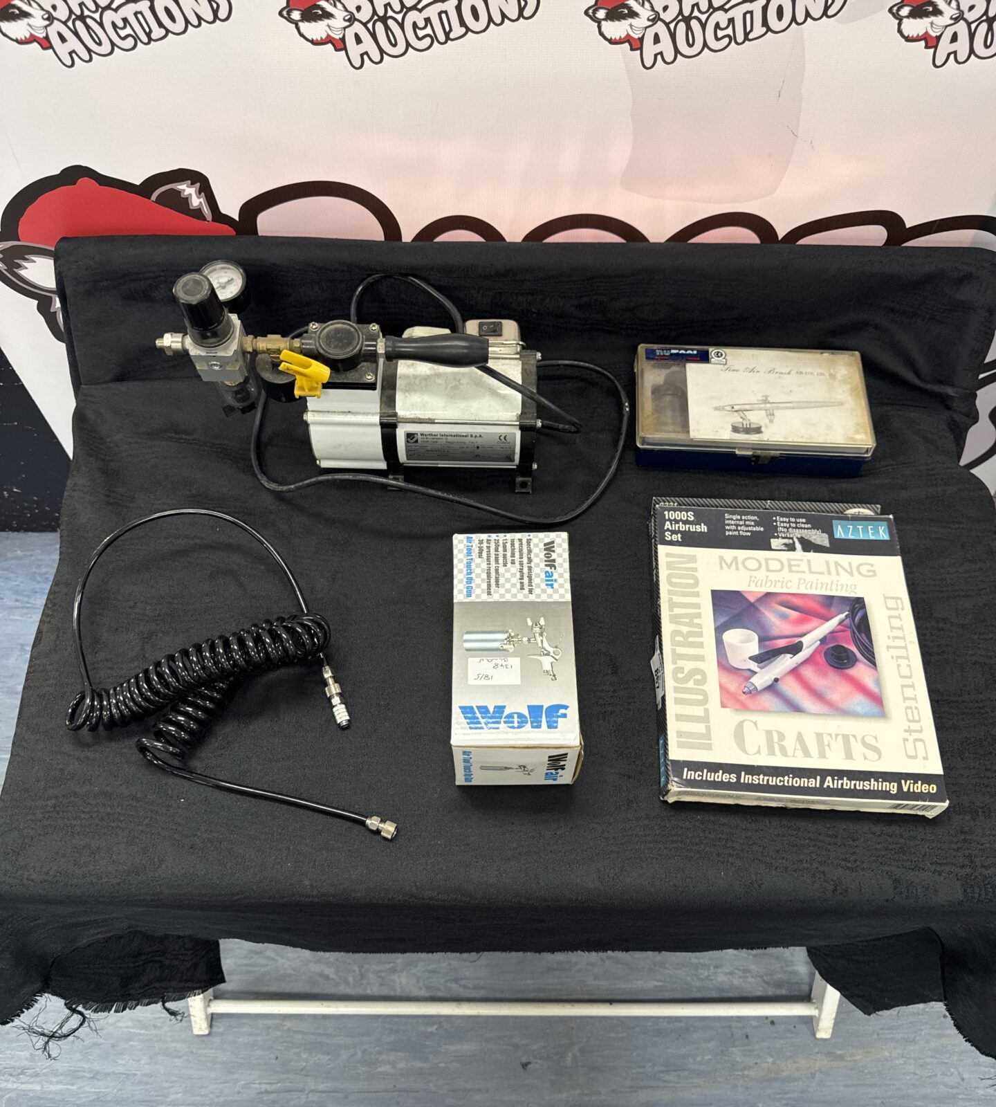 Werther mc1000/as/r hobby compressor with paint gun & air brushes - powers on when plugged in
