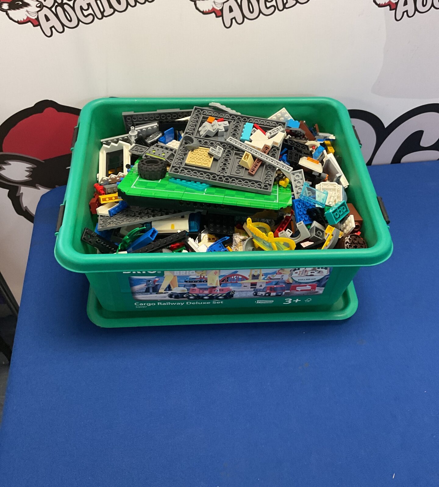 Box of mixed lego