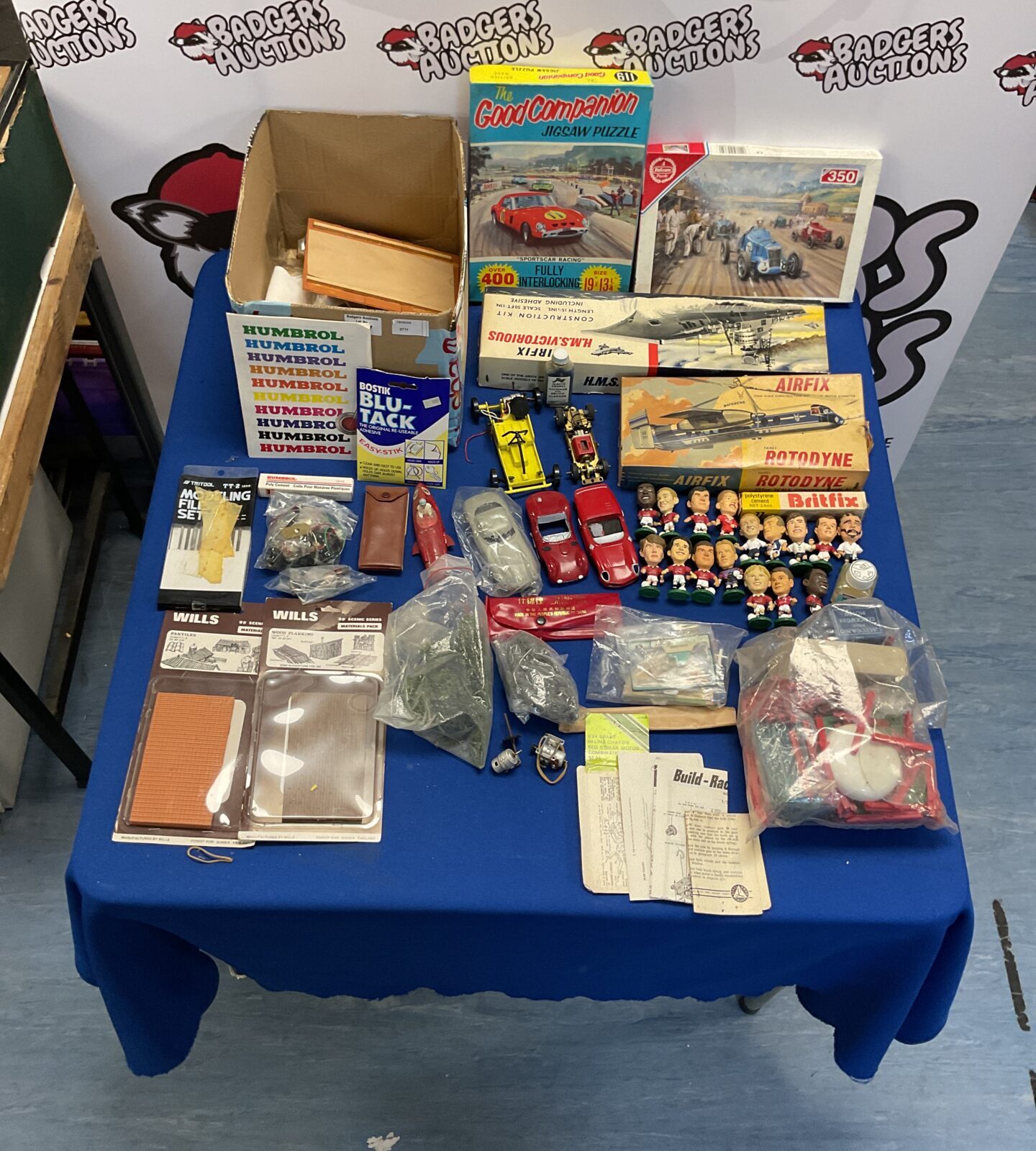 Box of mixed vintage models kits, parts and accessories inc airfix, meccano and hummel