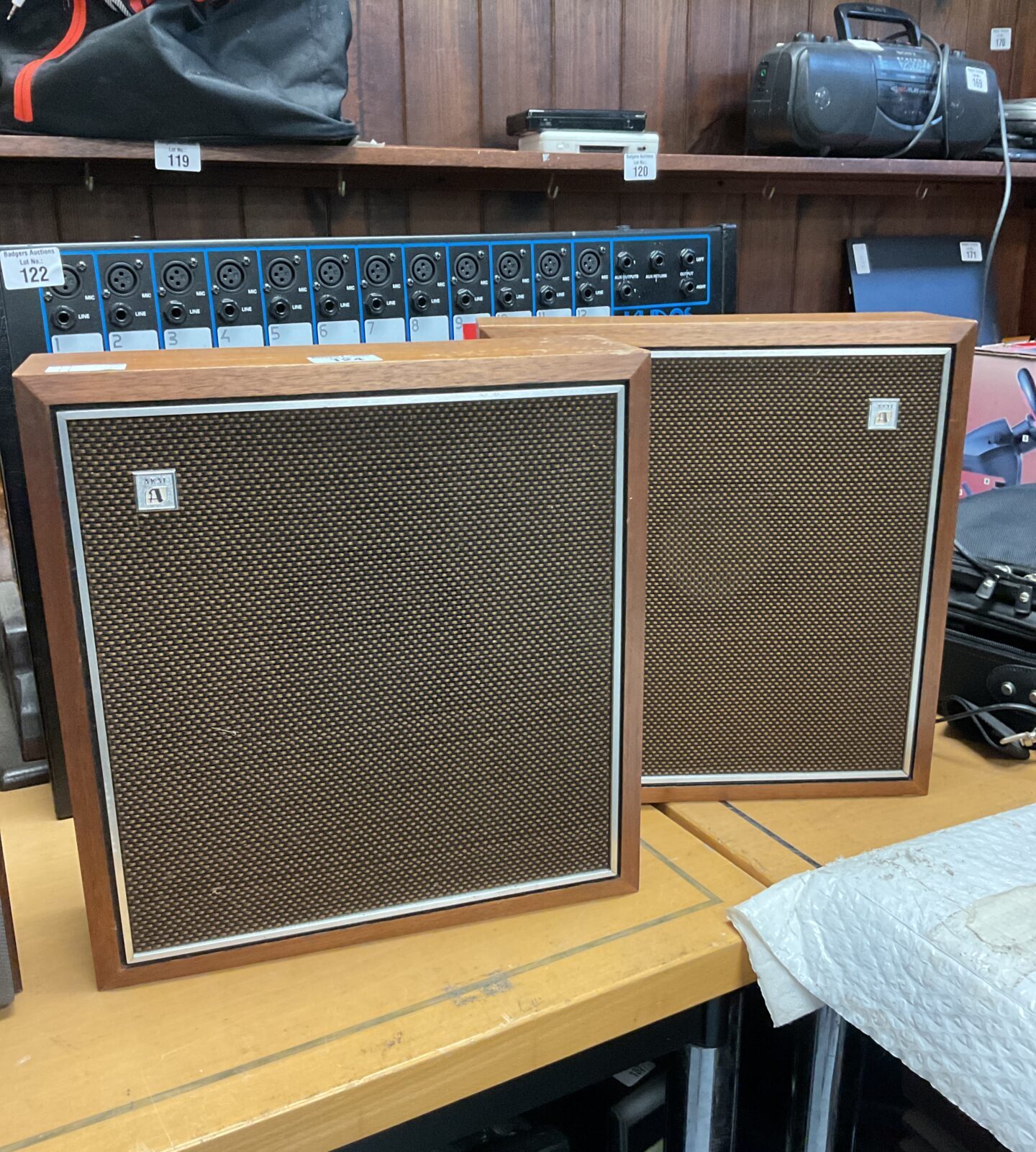 Pair of vintage akai sw-50 speakers