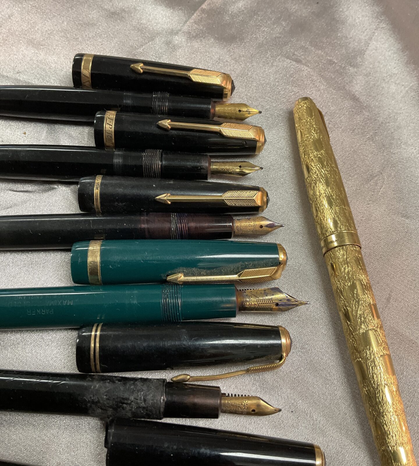 Seven Vintage Parker Fountain Pens with 14k gold nibs - Image 2