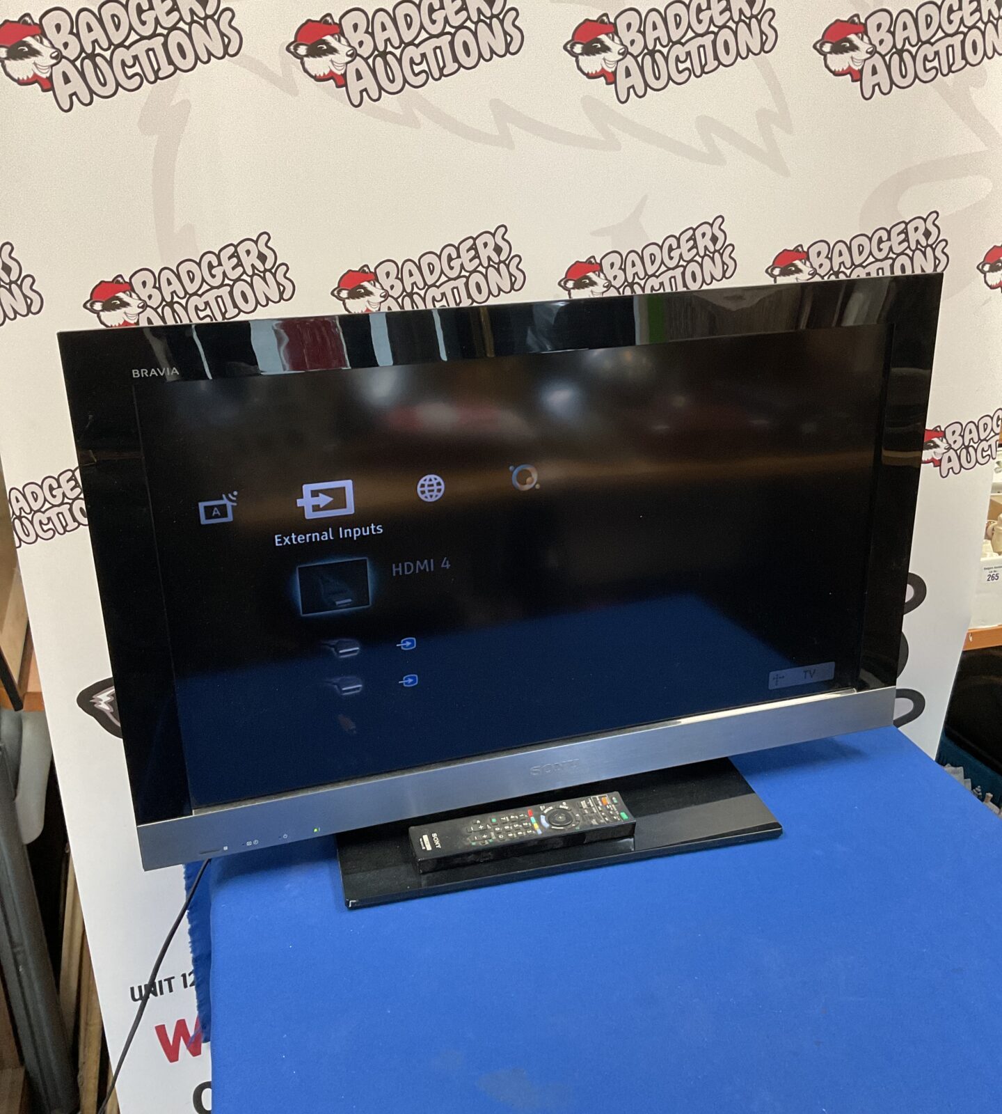Sony bravia ex5 32” hd tv working with remote