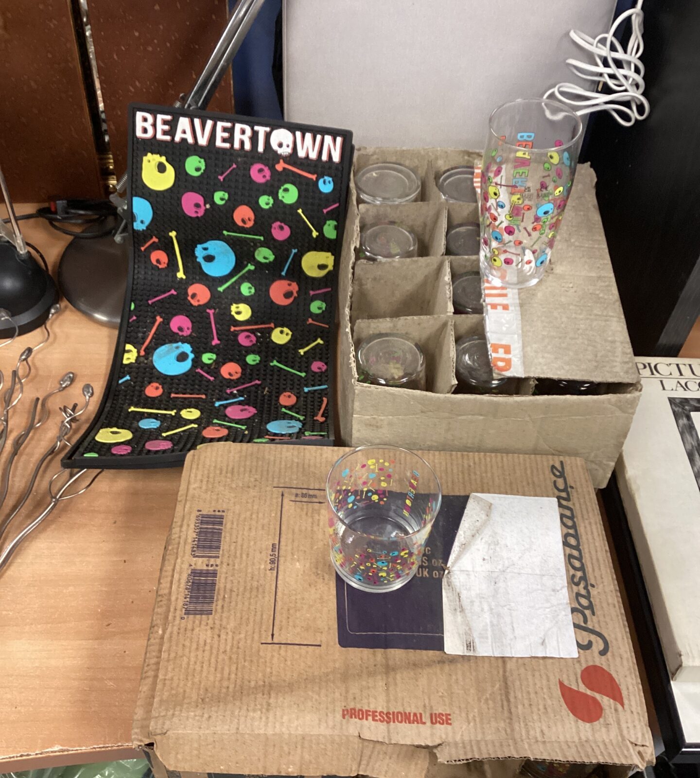Beavertown bar runners with two boxes of glasses