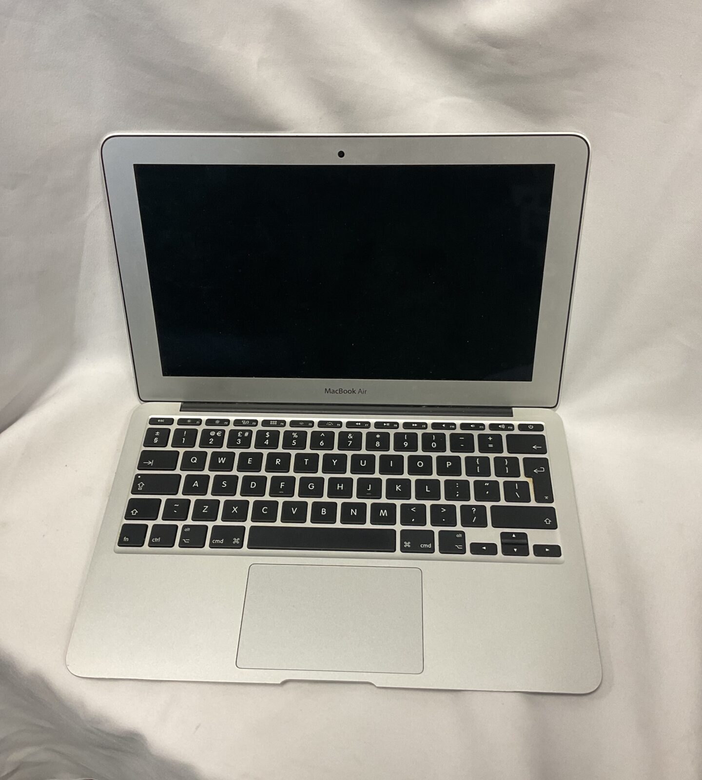 Apple mac book air laptop model a1465