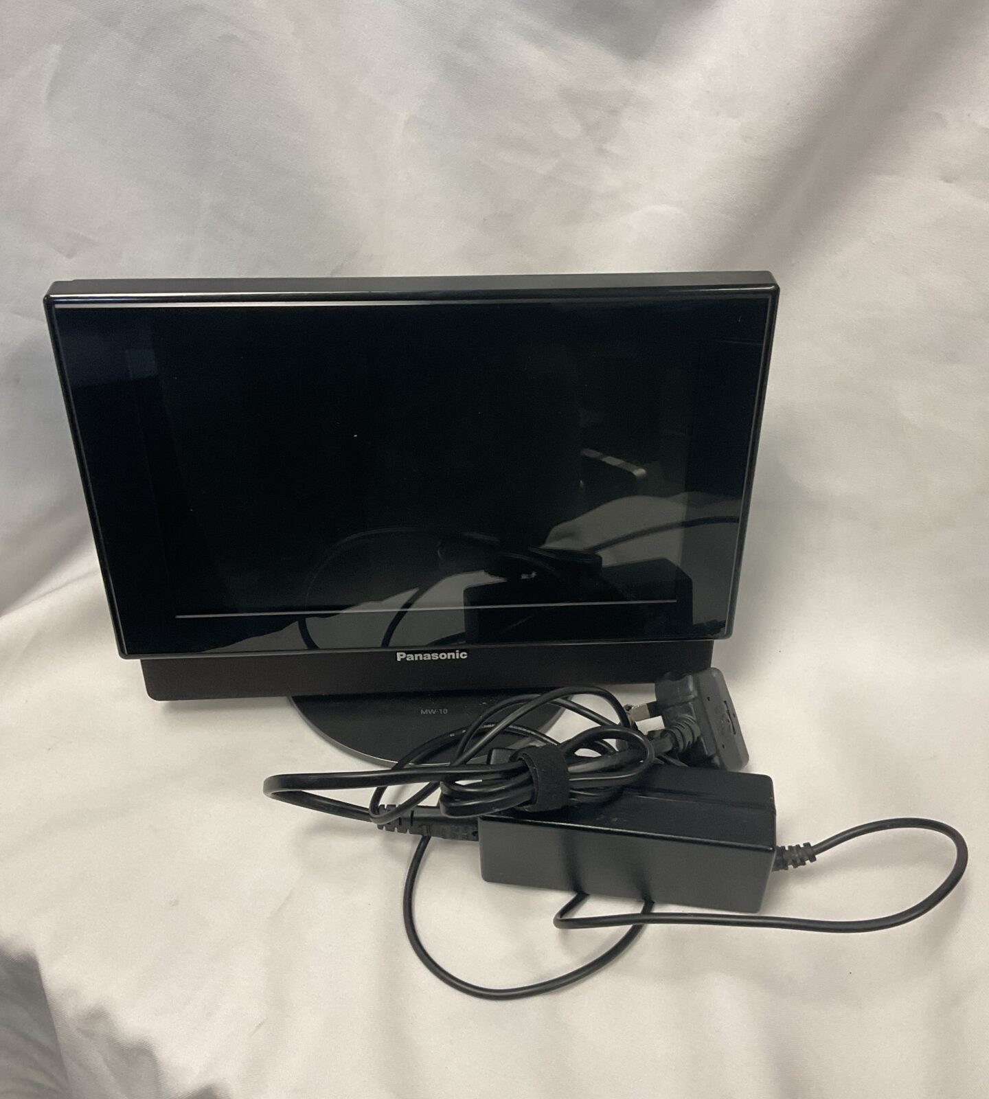 Panasonic mw-10 dvd player with screen & iPod docking station