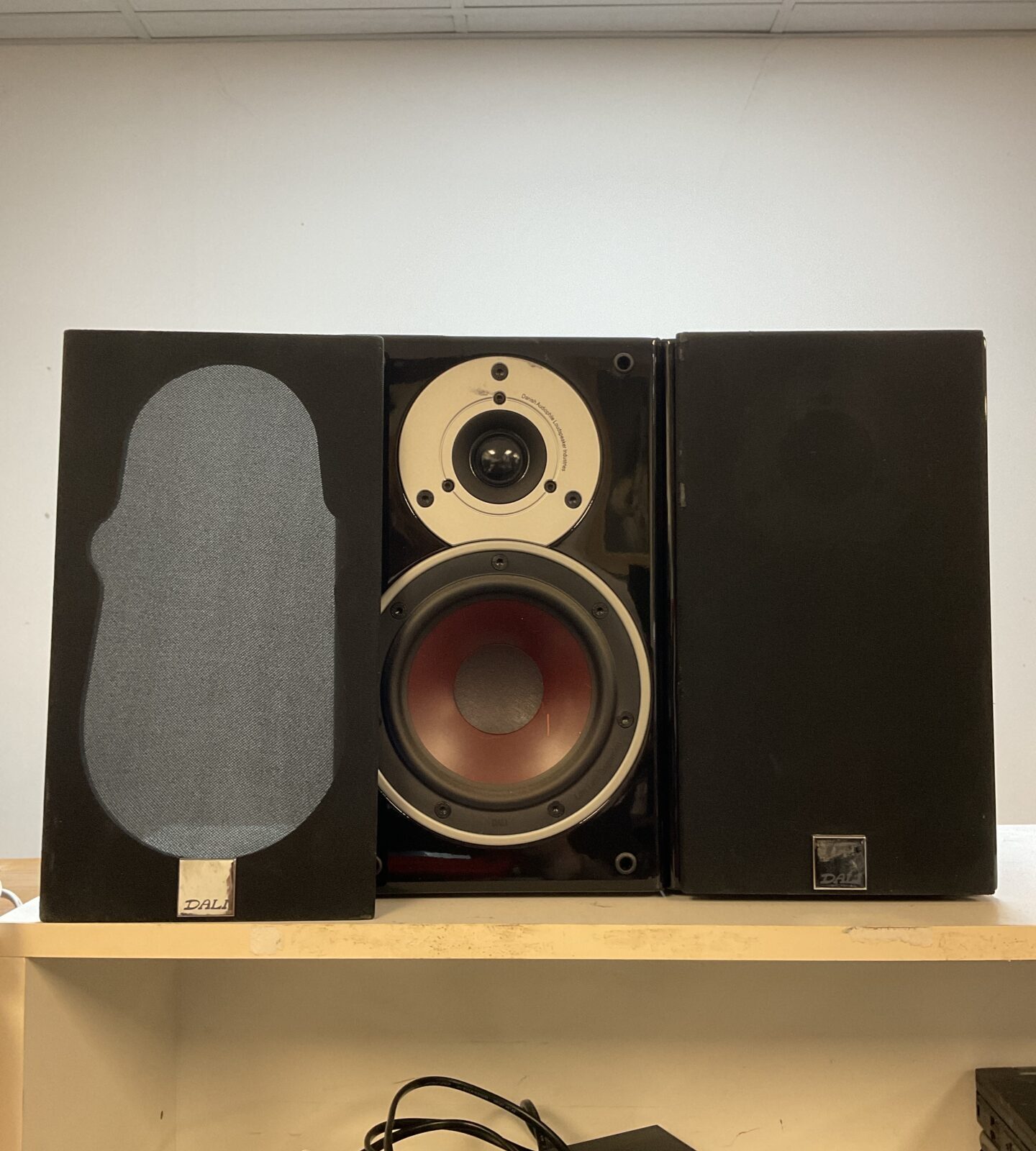 Pair of dali zensor 1 ax speakers