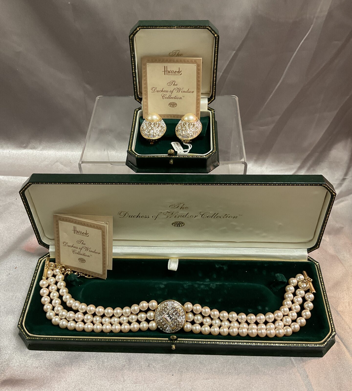 Harrods The Dutchess of Windsor Collection 22ct gold plated necklace set with crystal and pearl with matching Earrings
