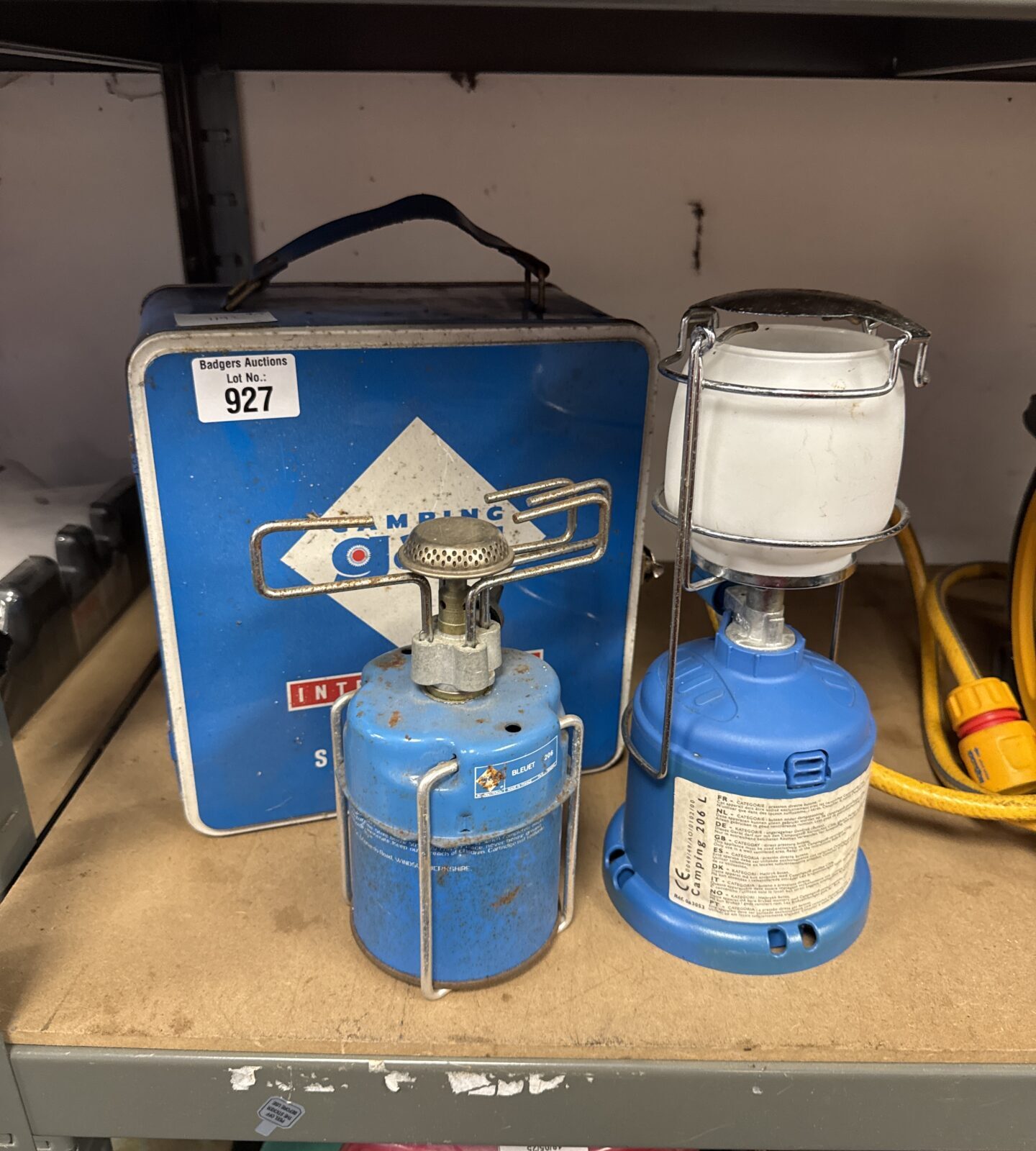 Camping gaz stove with two lanterns