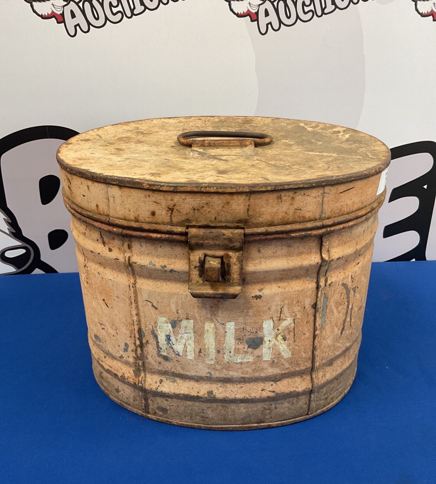 Antique hat tin