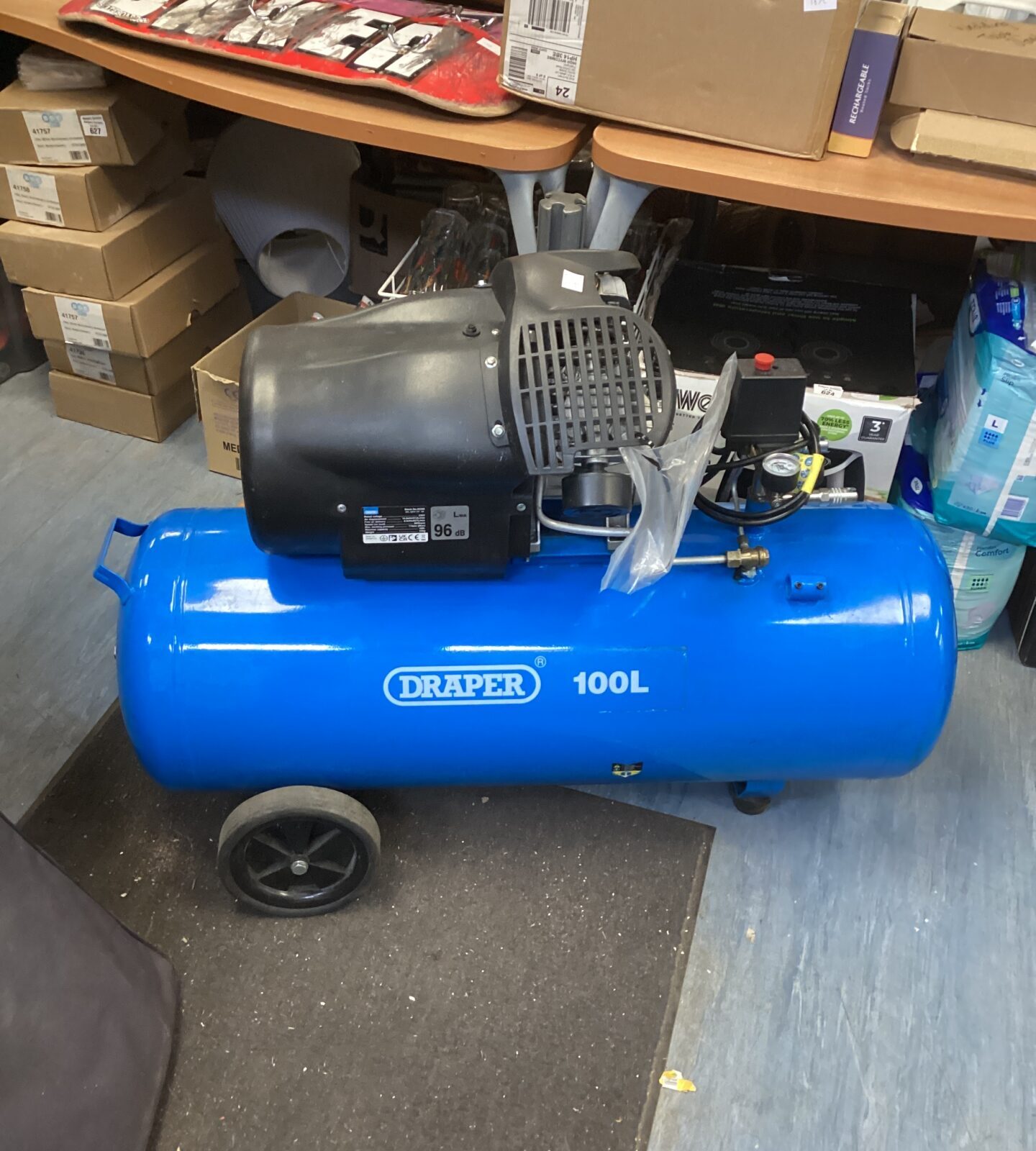 Large 100l draper vtwin compressor