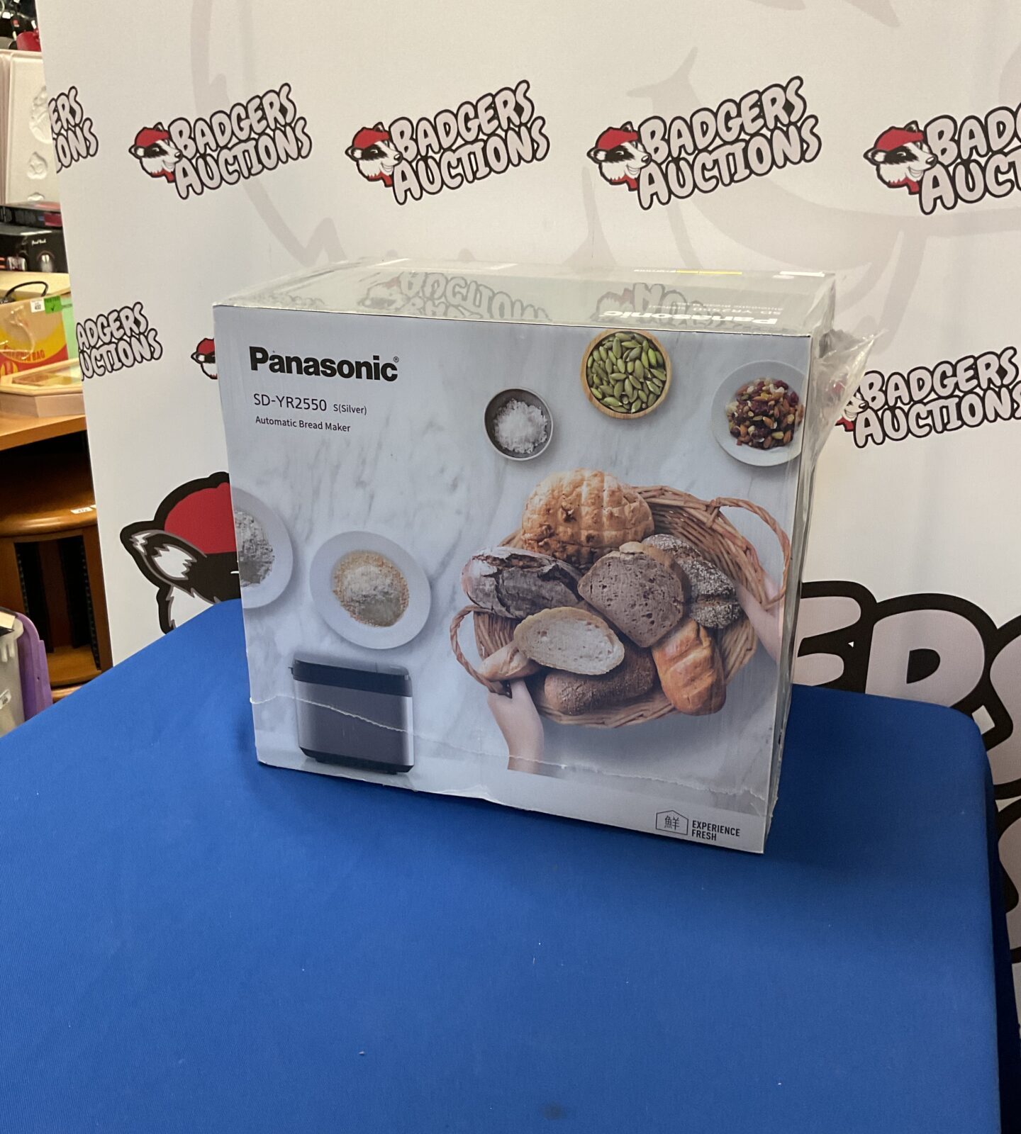 New sealed Panasonic silver automatic bread maker sd-yr2550