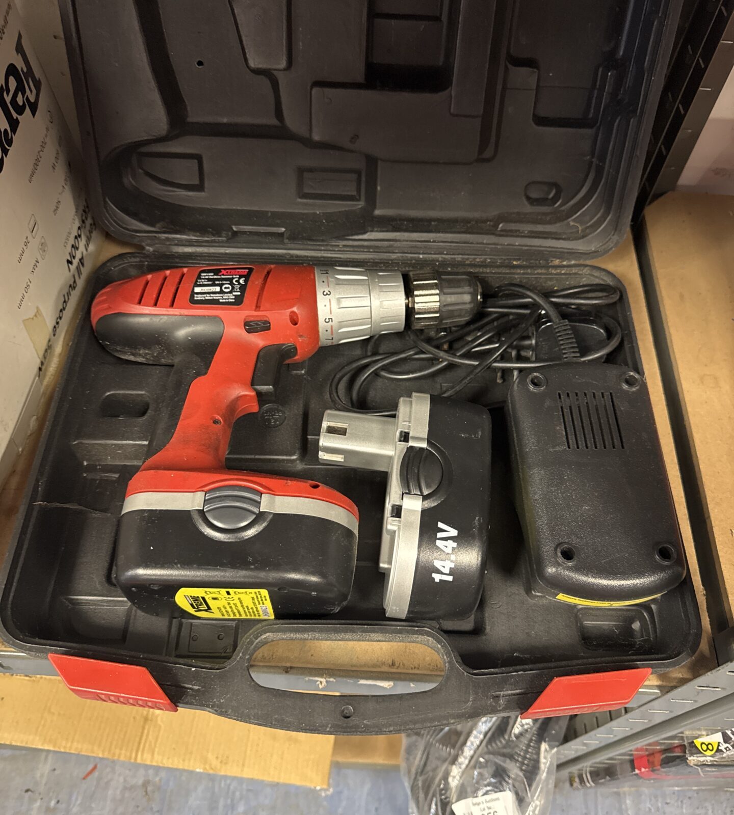 Challenge extreme cordless drill with batteries & charger - working