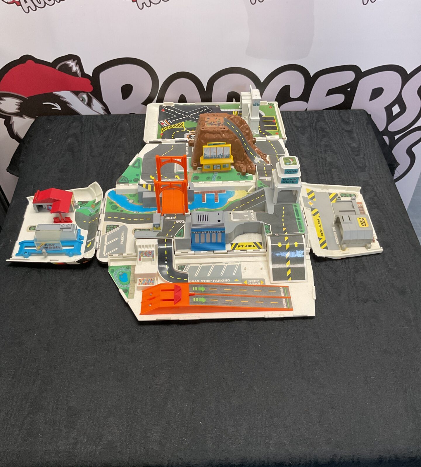 Retro micromachines city playset van - Image 2