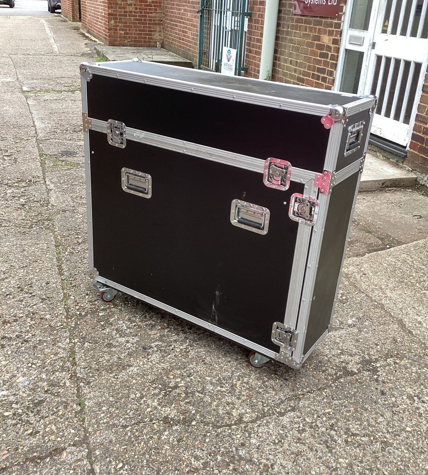 Large Aluminium transport case on wheels