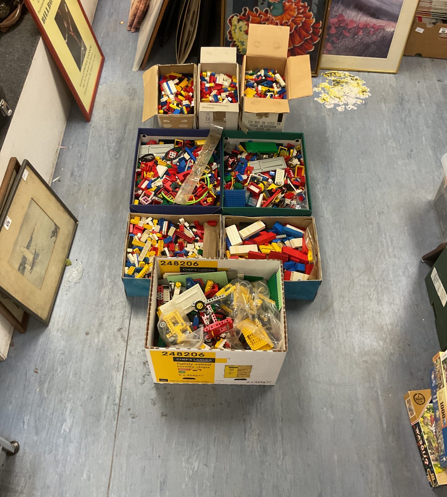 8 boxes full of vintage lego inc minifigures
