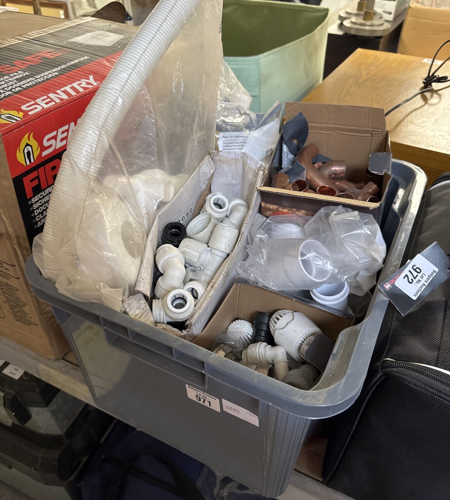 Box of assorted plumbing items