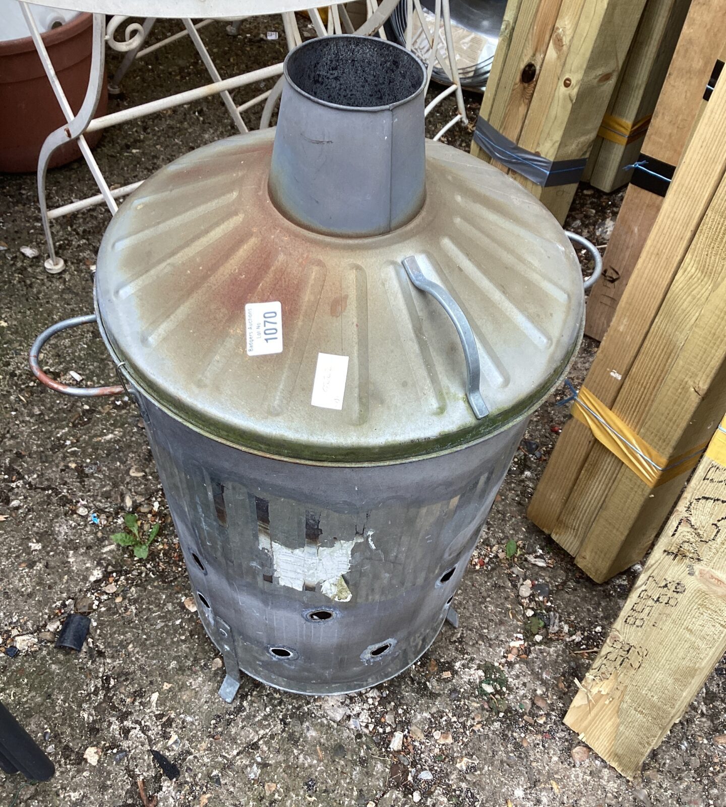Small galvanised Garden incinerator - Image 2