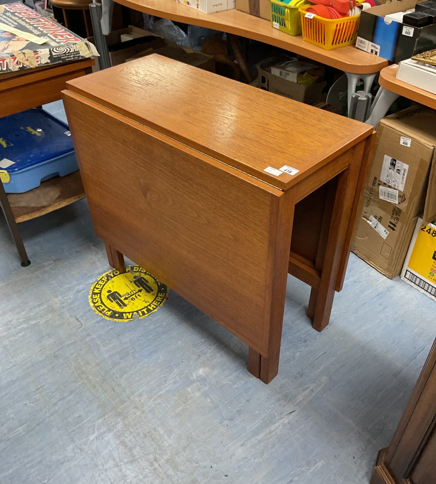 Medium sized gate leg table