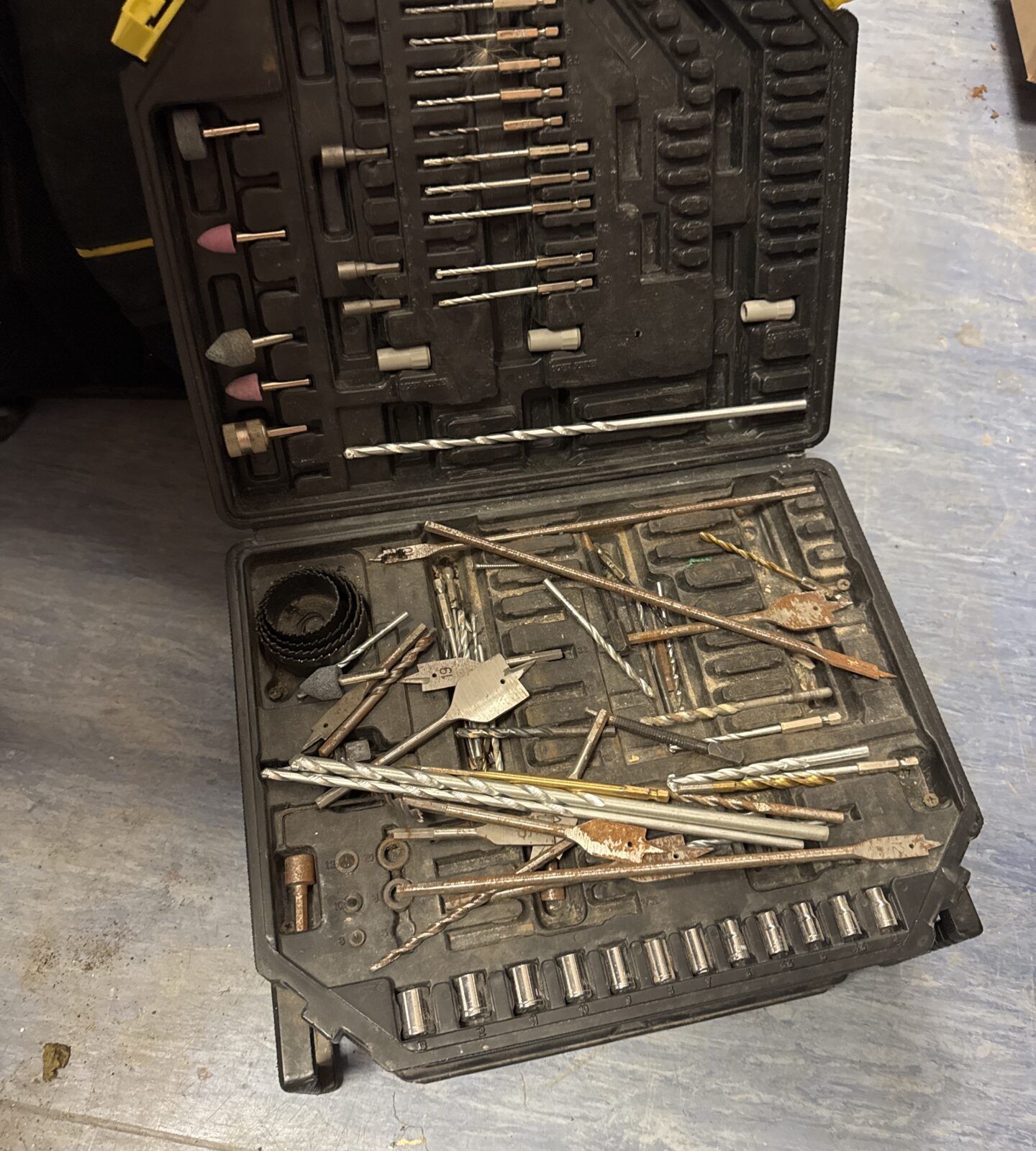Step style toolbox with contents - Image 2
