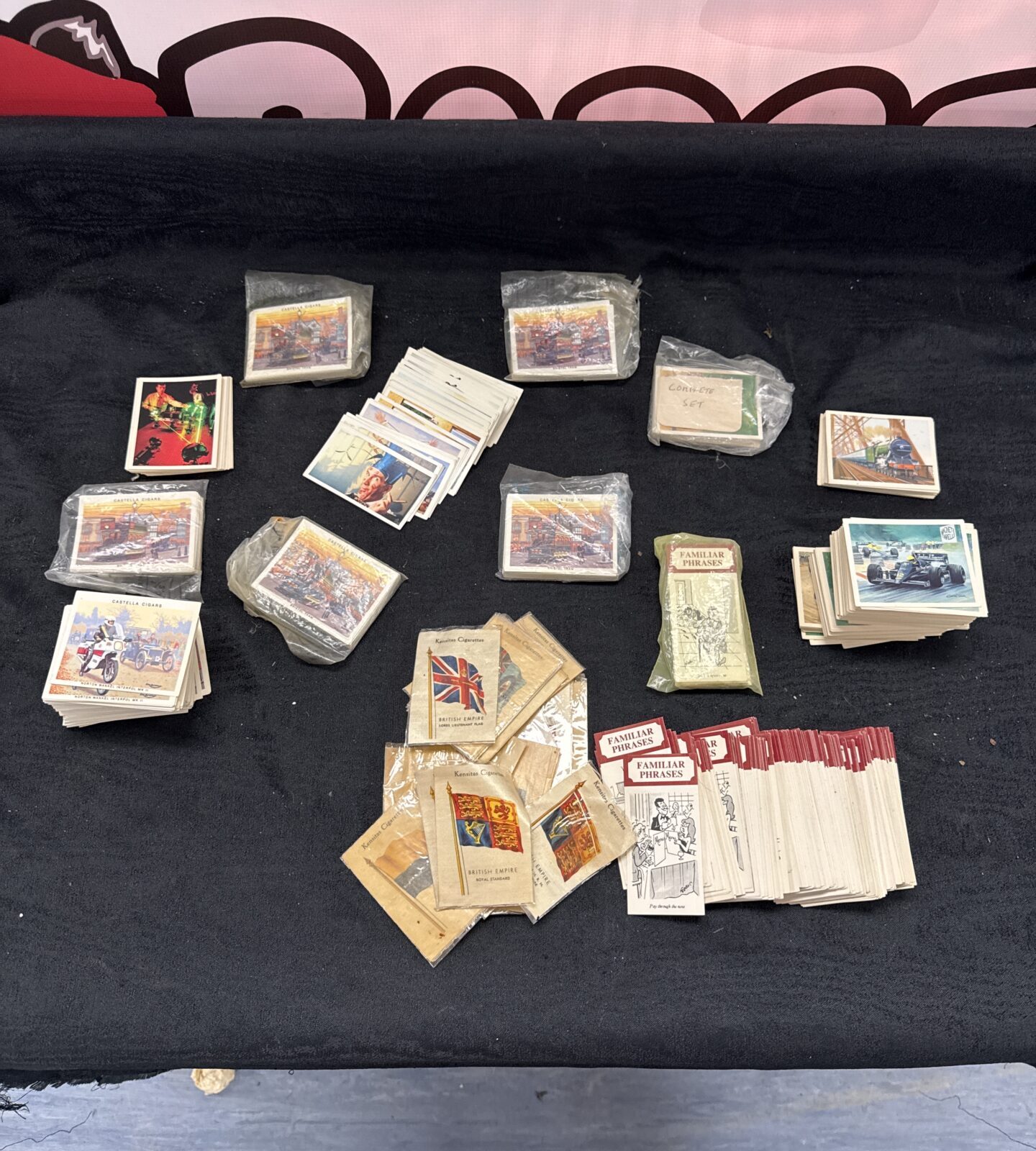 Selection of cigarette & collectors cards