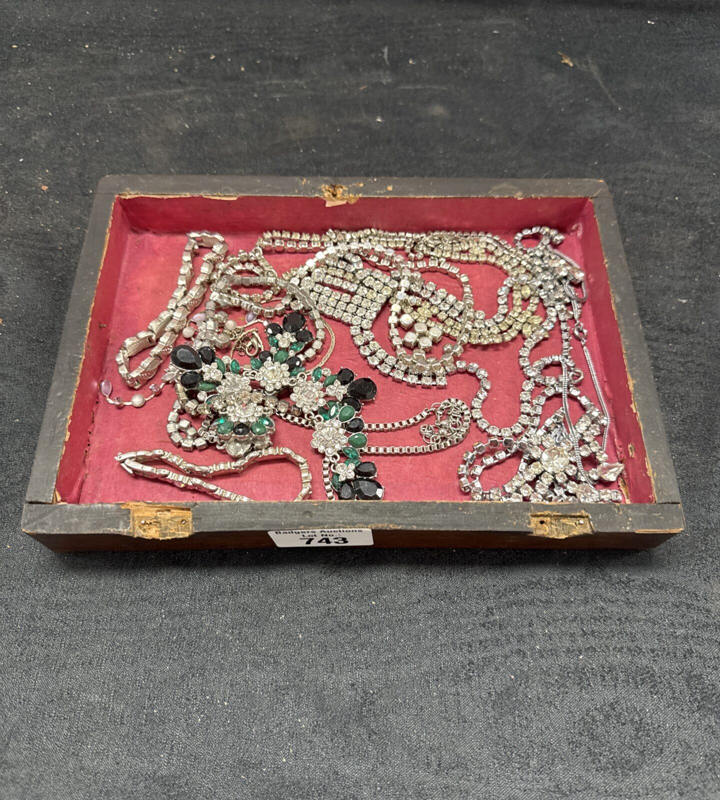 Tray of vintage rhinestone jewellery