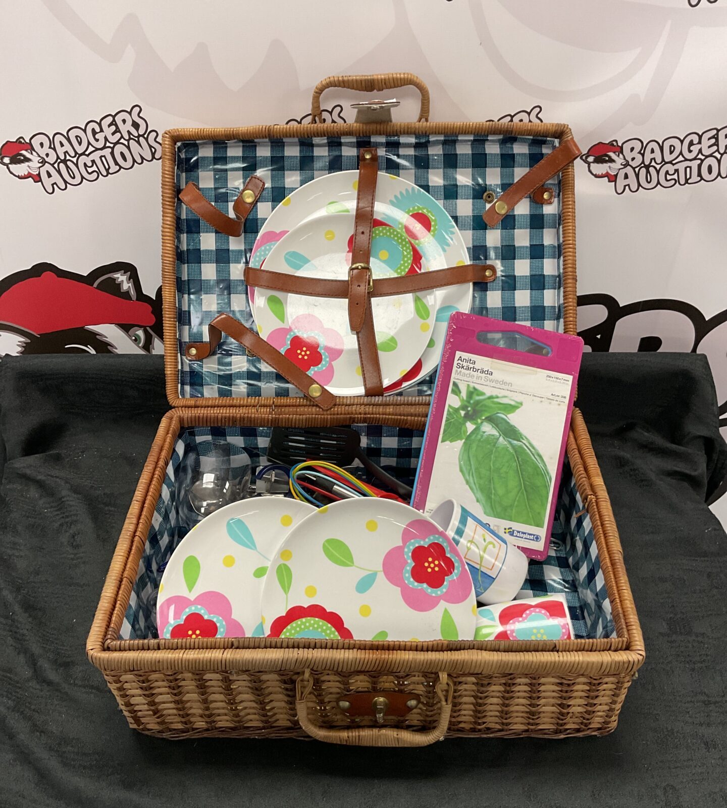 Wicker Picnic basket with contents
