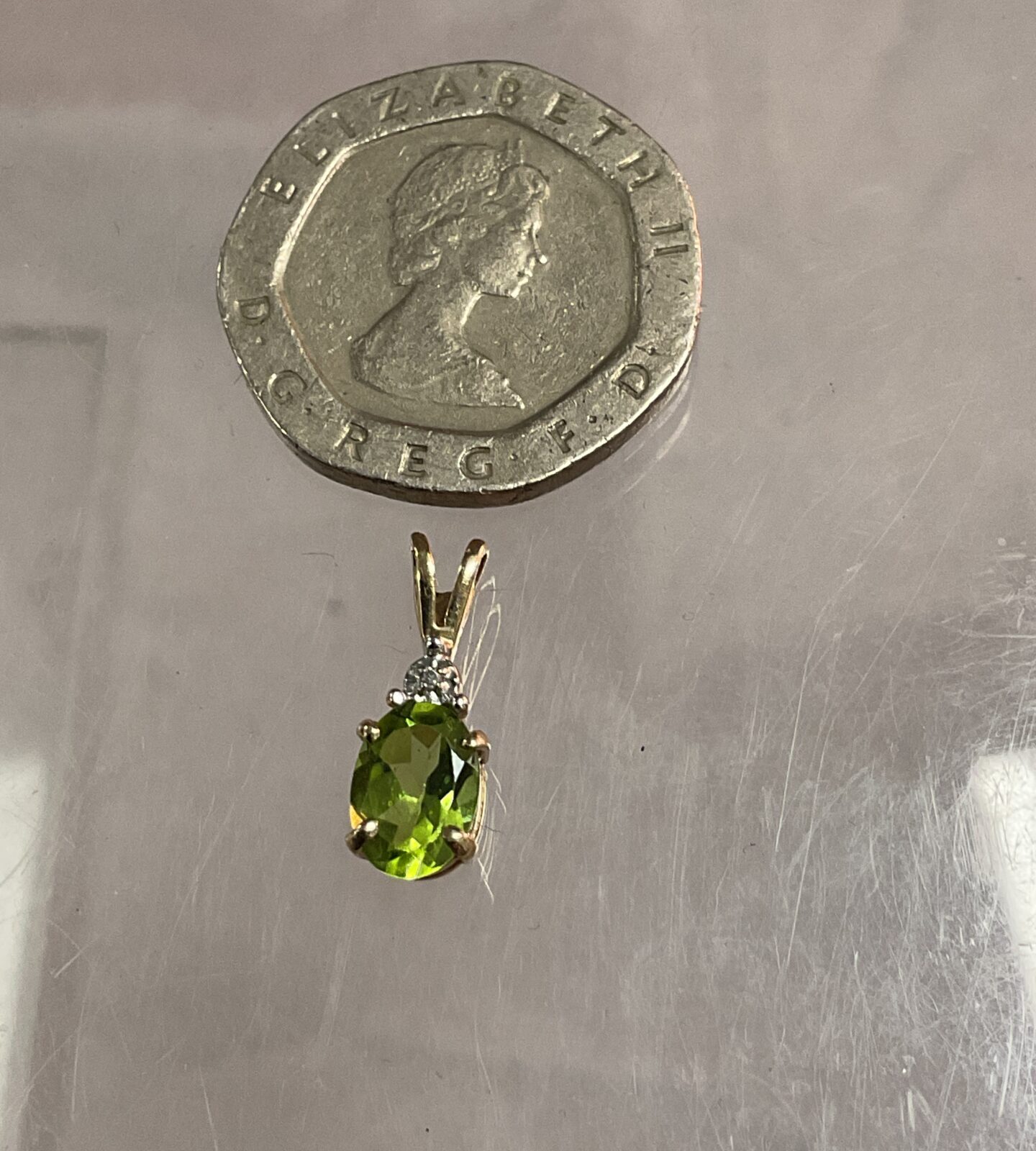 9ct yellow gold peridot and diamond Pendant