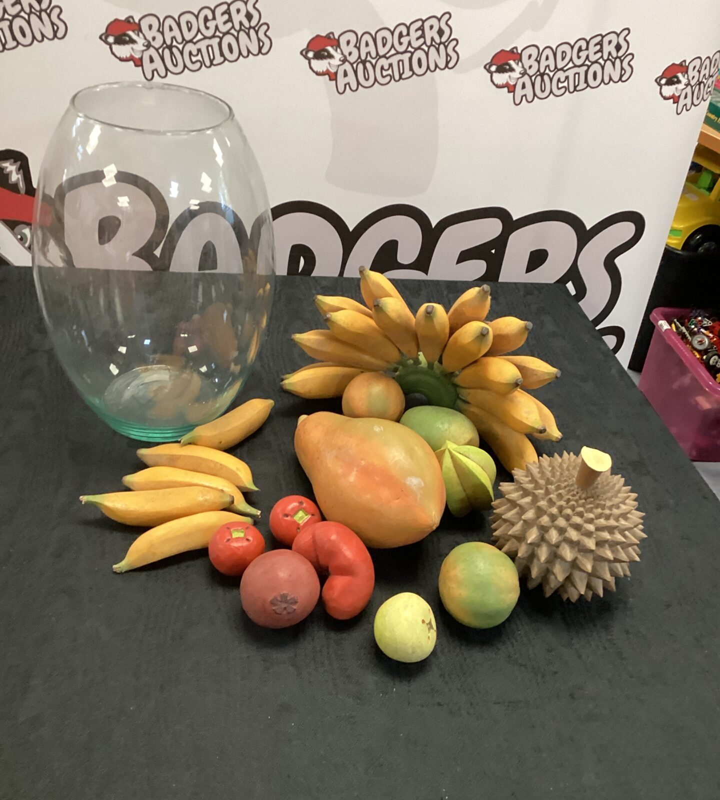 Wicker basket with glass vase & wooden fruit - Image 2