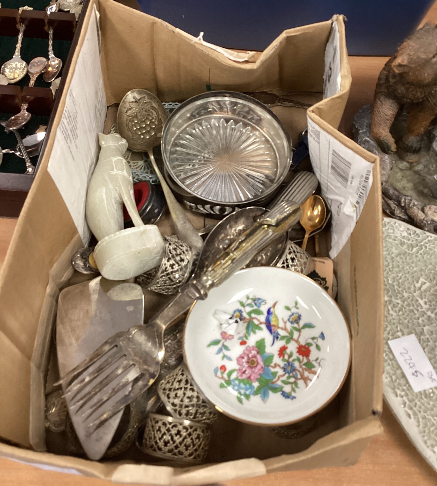 Box of mixed items inc Silverplate tableware