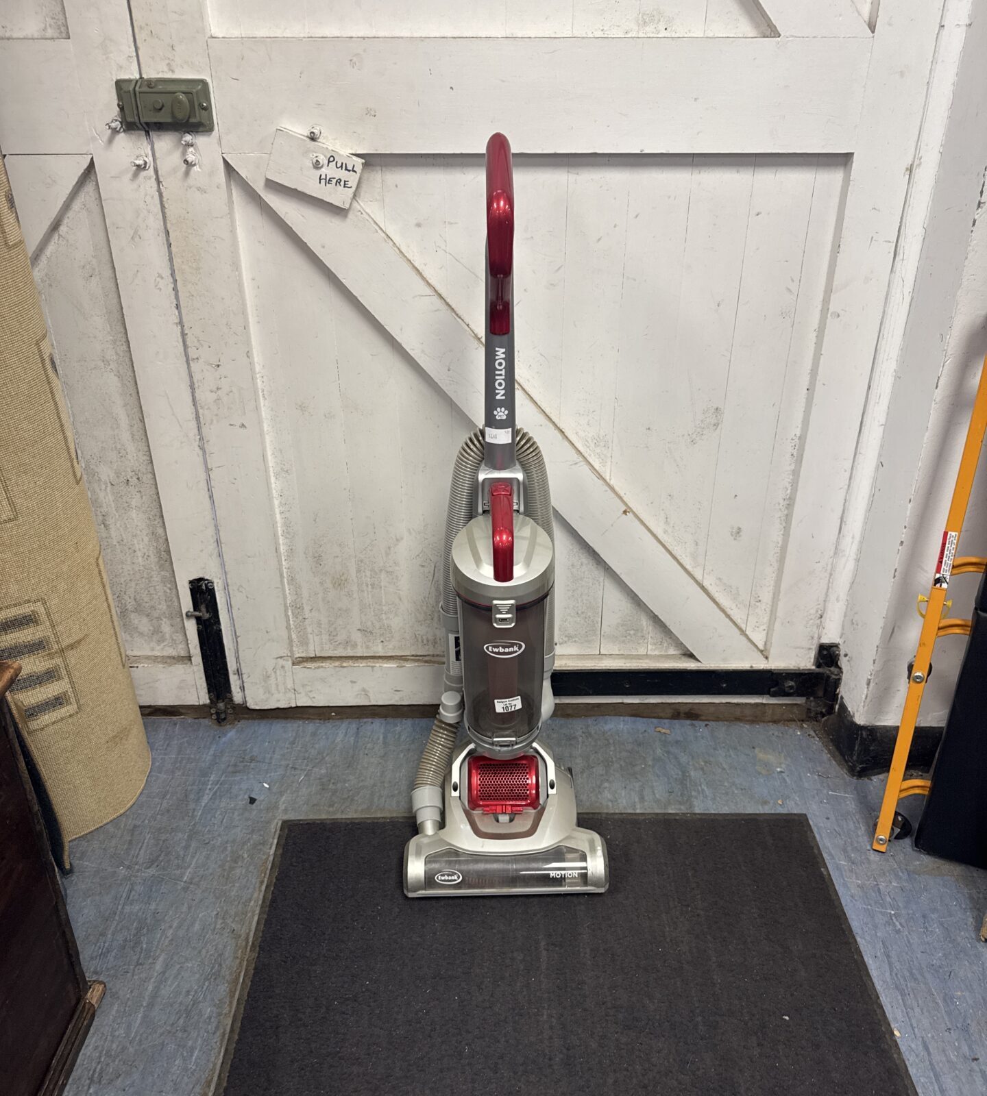 Ewbank upright hoover - working