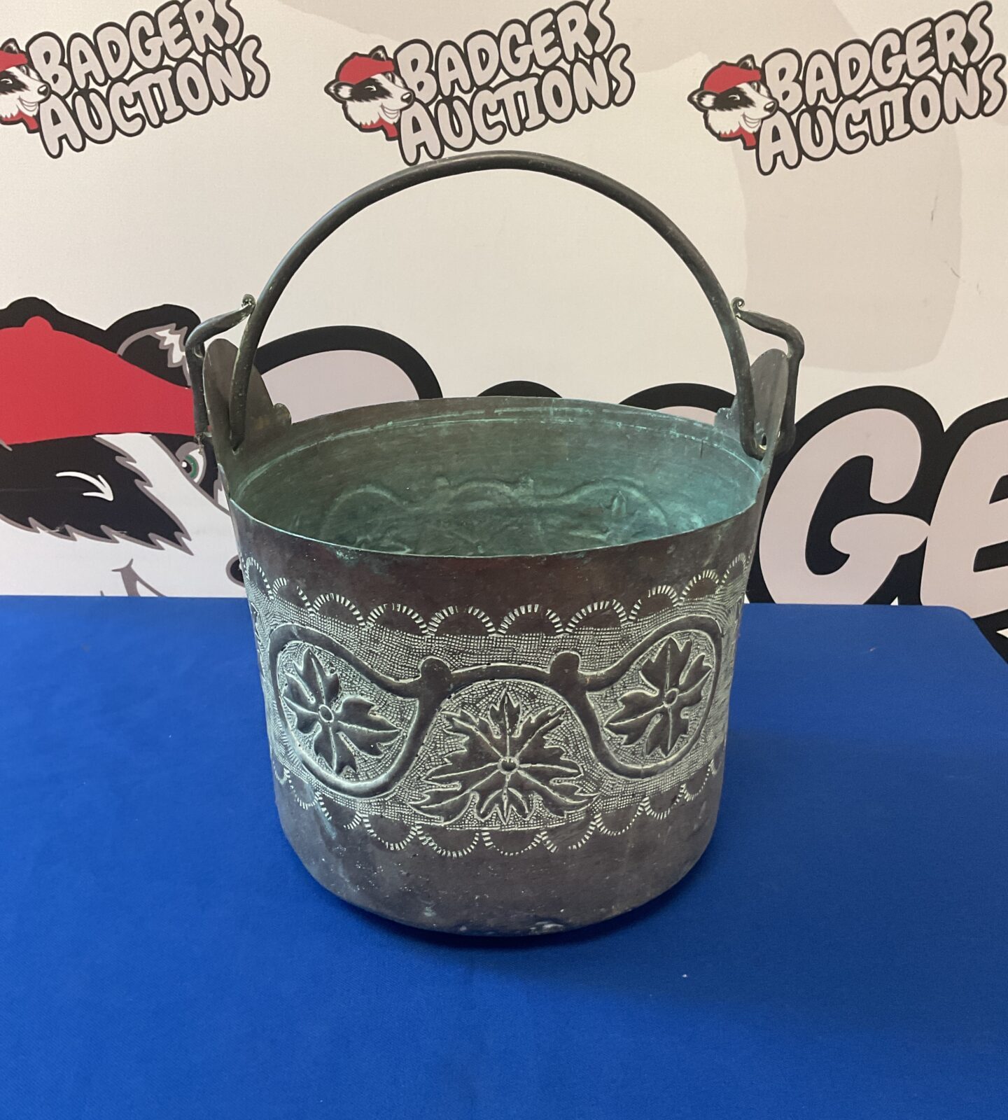 Arts & crafts design copper bucket