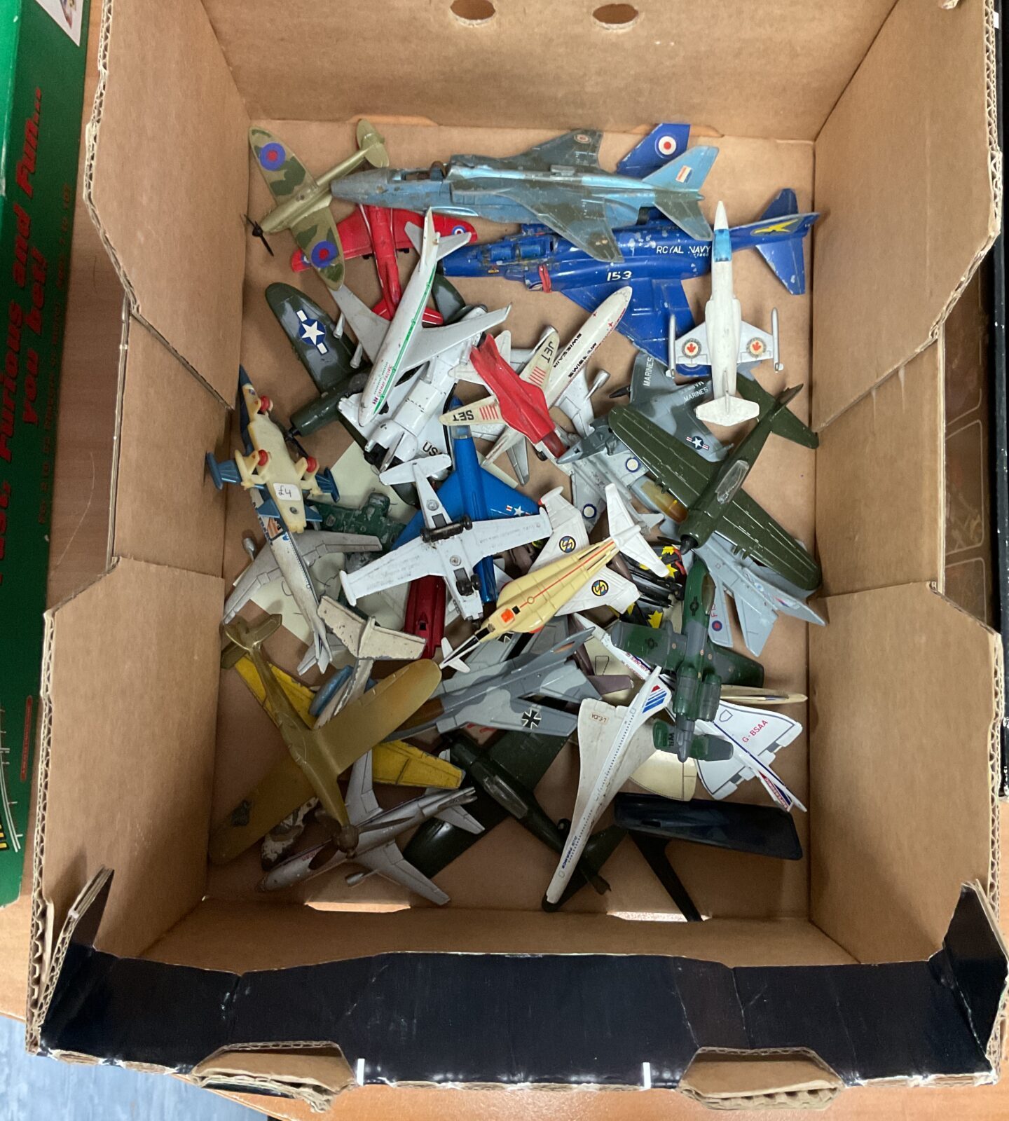 Box of mixed plane and aeroplane models inc diecast
