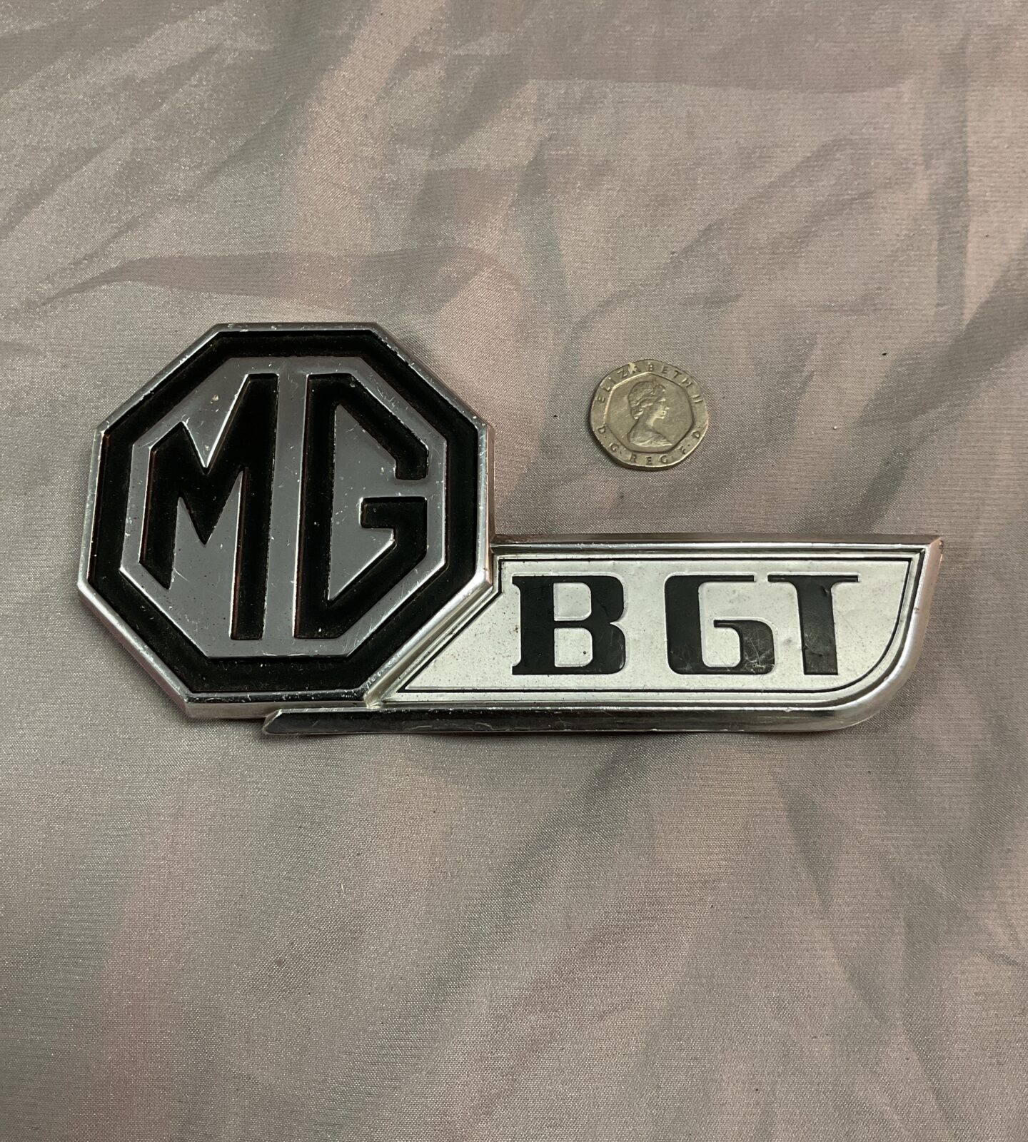 M G  B G T Boot badge