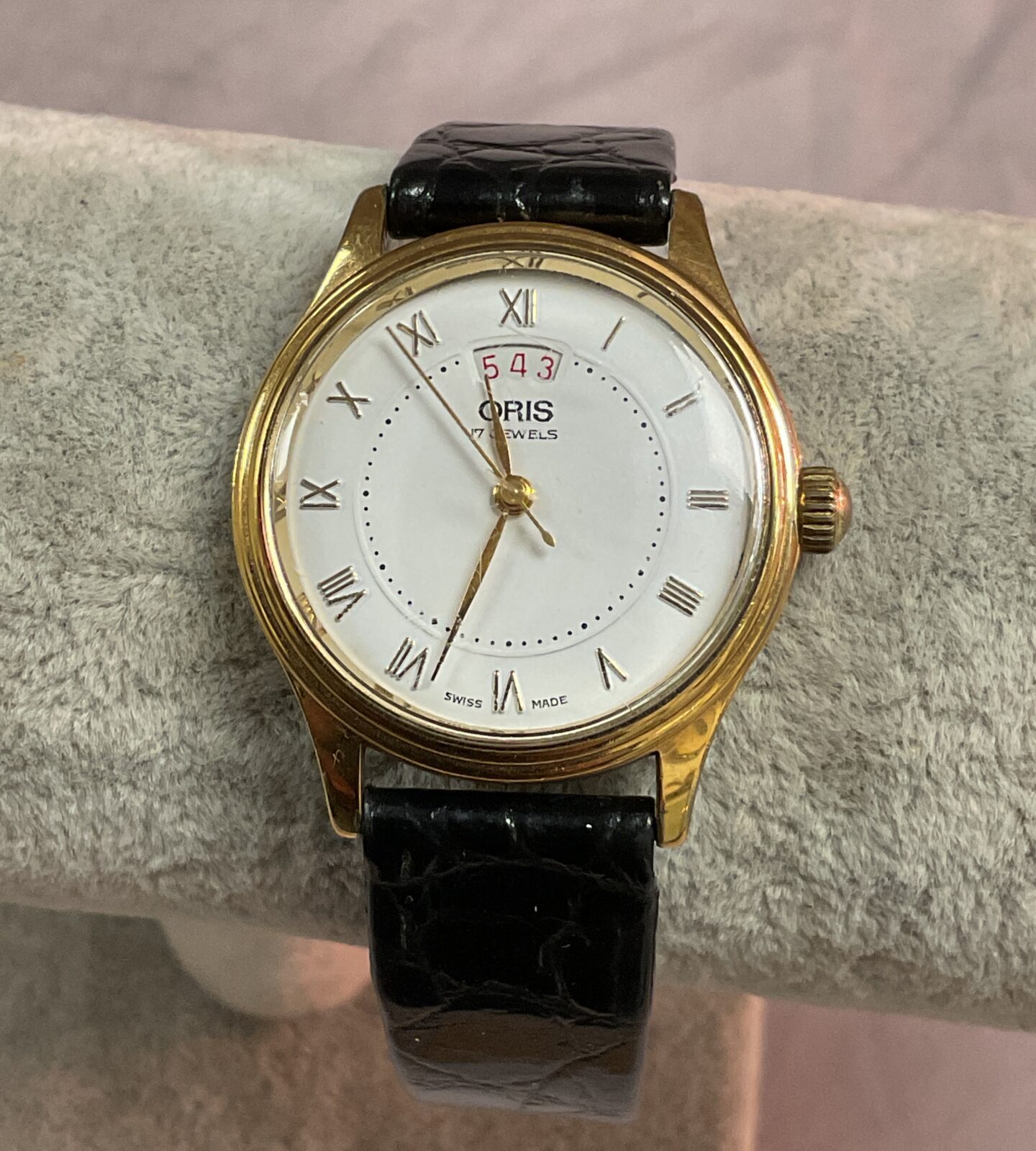 Vintage mechanical movement oris wristwatch working