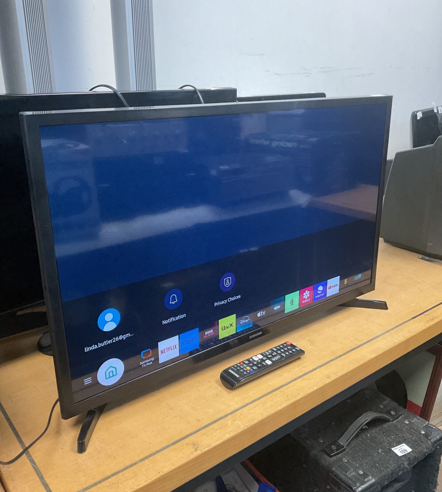 Samsung 32” 4k smart tv working with remote