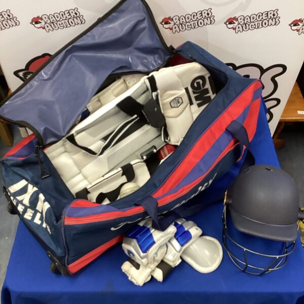 Infinity cricket kit bag with GM. Padding, masuri helmet, gloves, box & balls