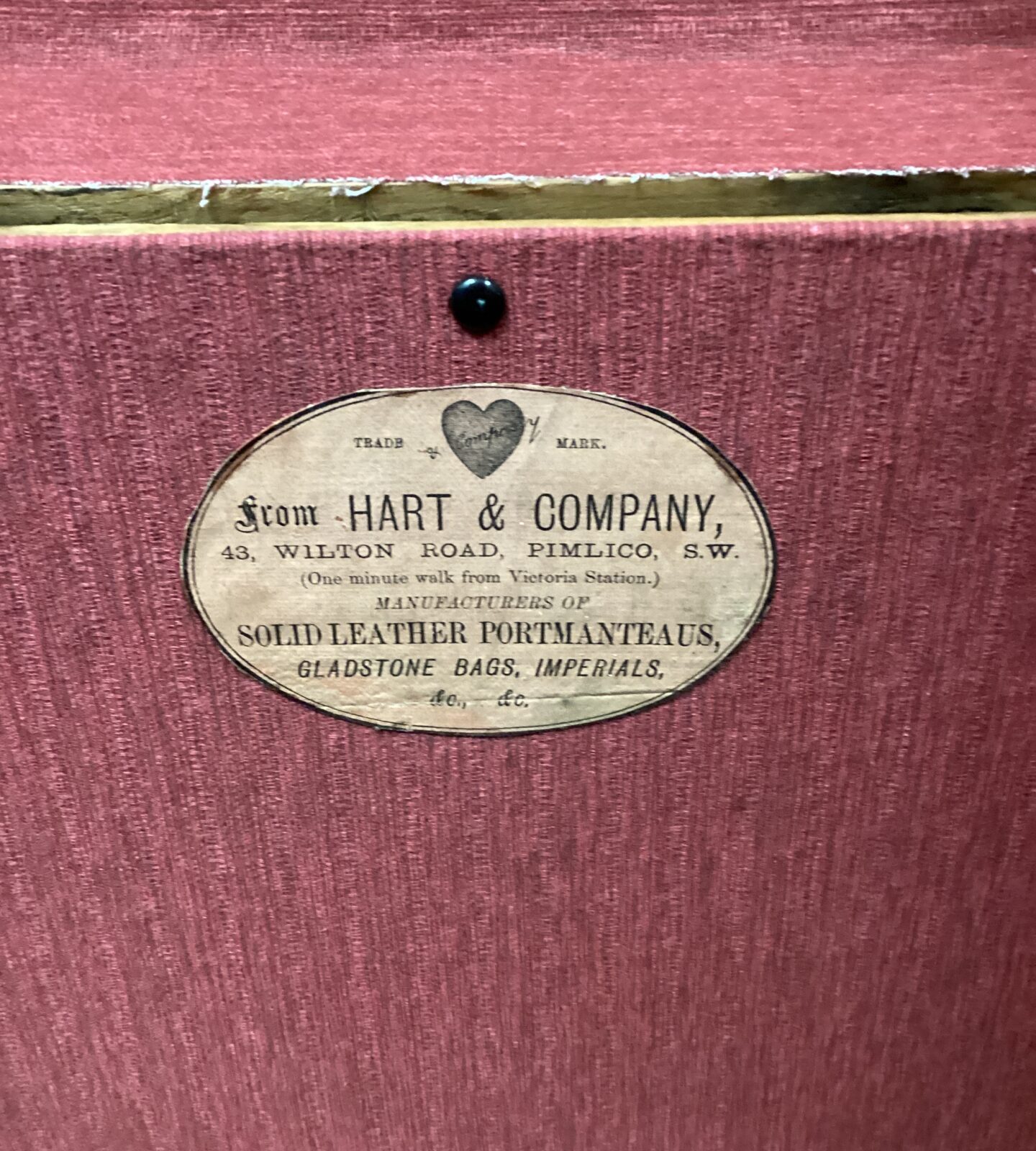 Early 20th century Hart & company refurbished domed travel trunk - Image 2
