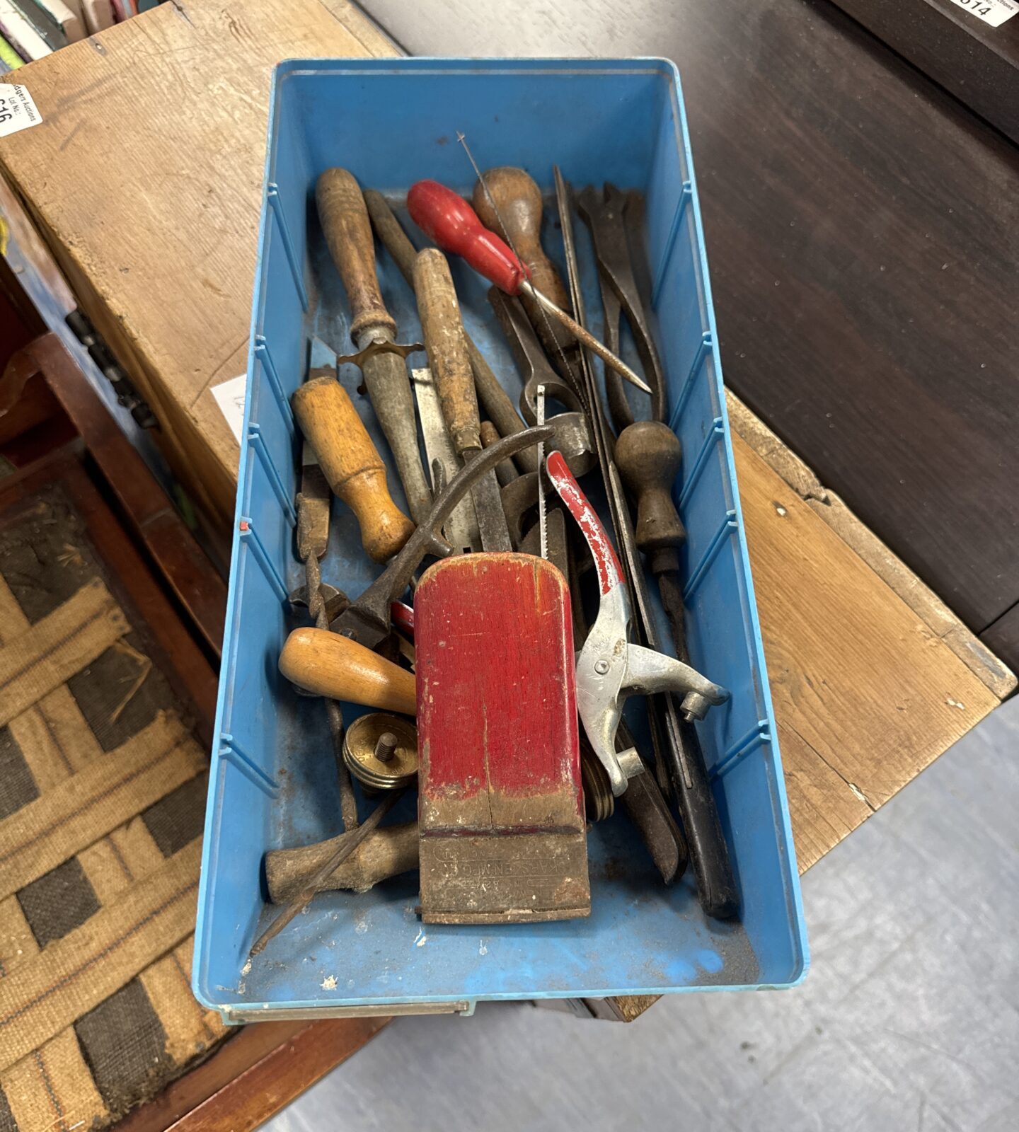 Tray of hand tools
