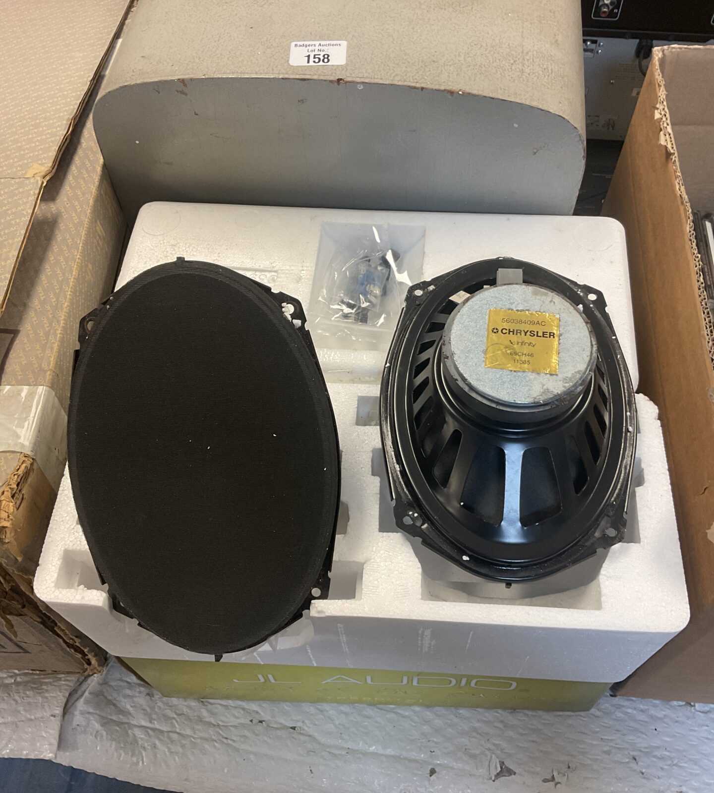 Pair of Chrysler infinity 6x9 speakers