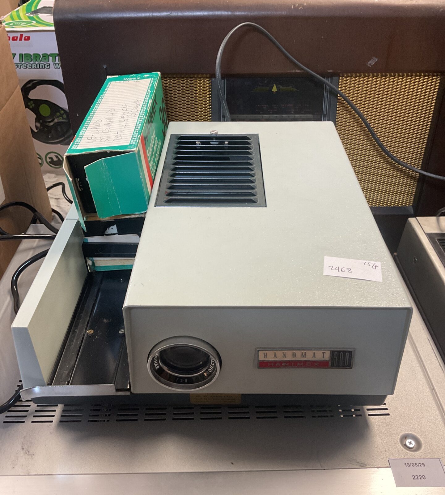 Hanimex 500 35mm slide projector with magazines