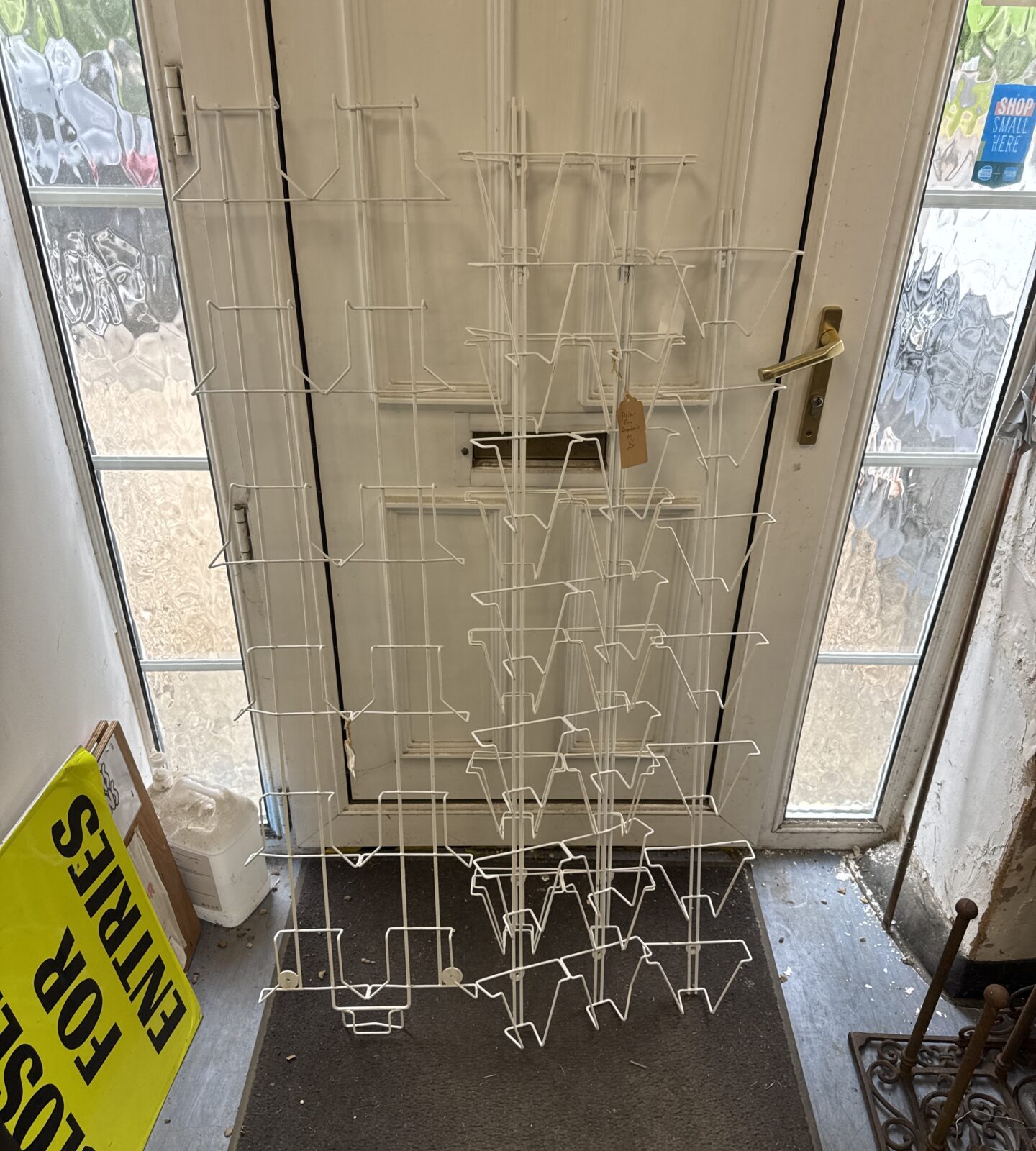 Quantity of shop card/document wire frame display units