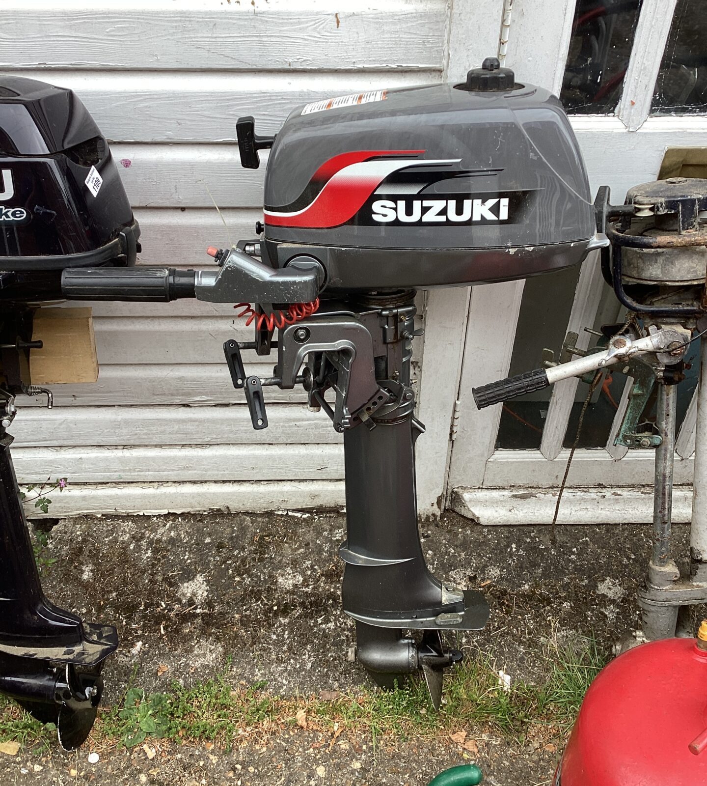 Suzuki 4 outboard motor