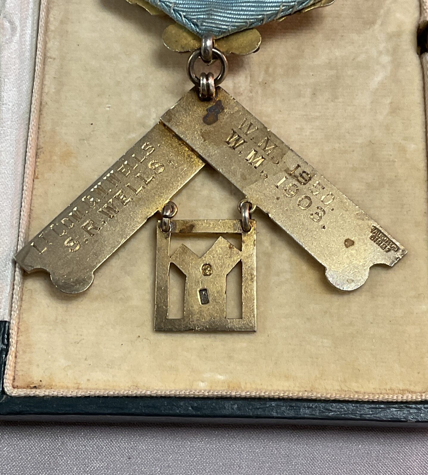 Masonic Past Masters Large Silver Gilt Jewel Lodge of Harmony 1903 1950 - Image 2