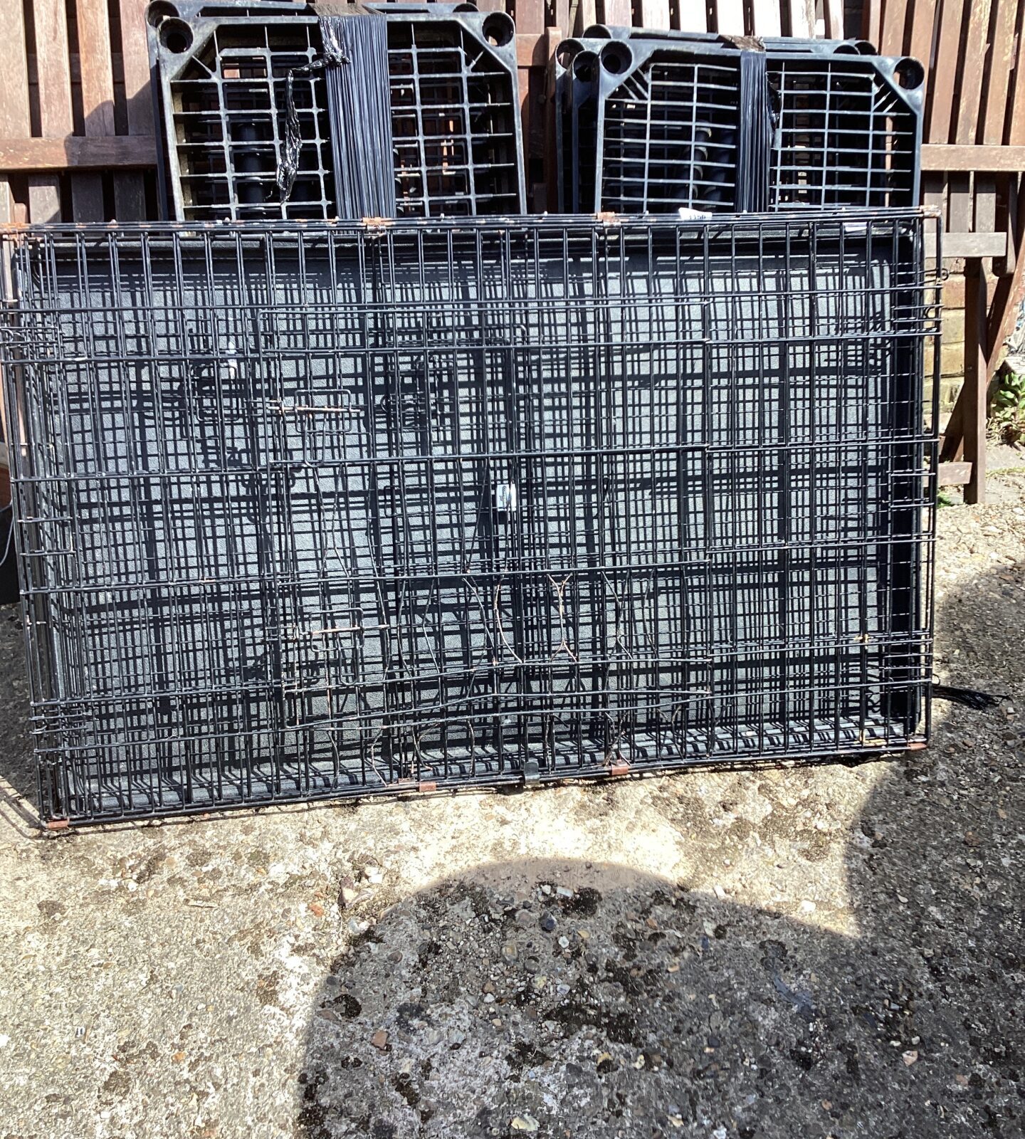 Metal animal transport crate