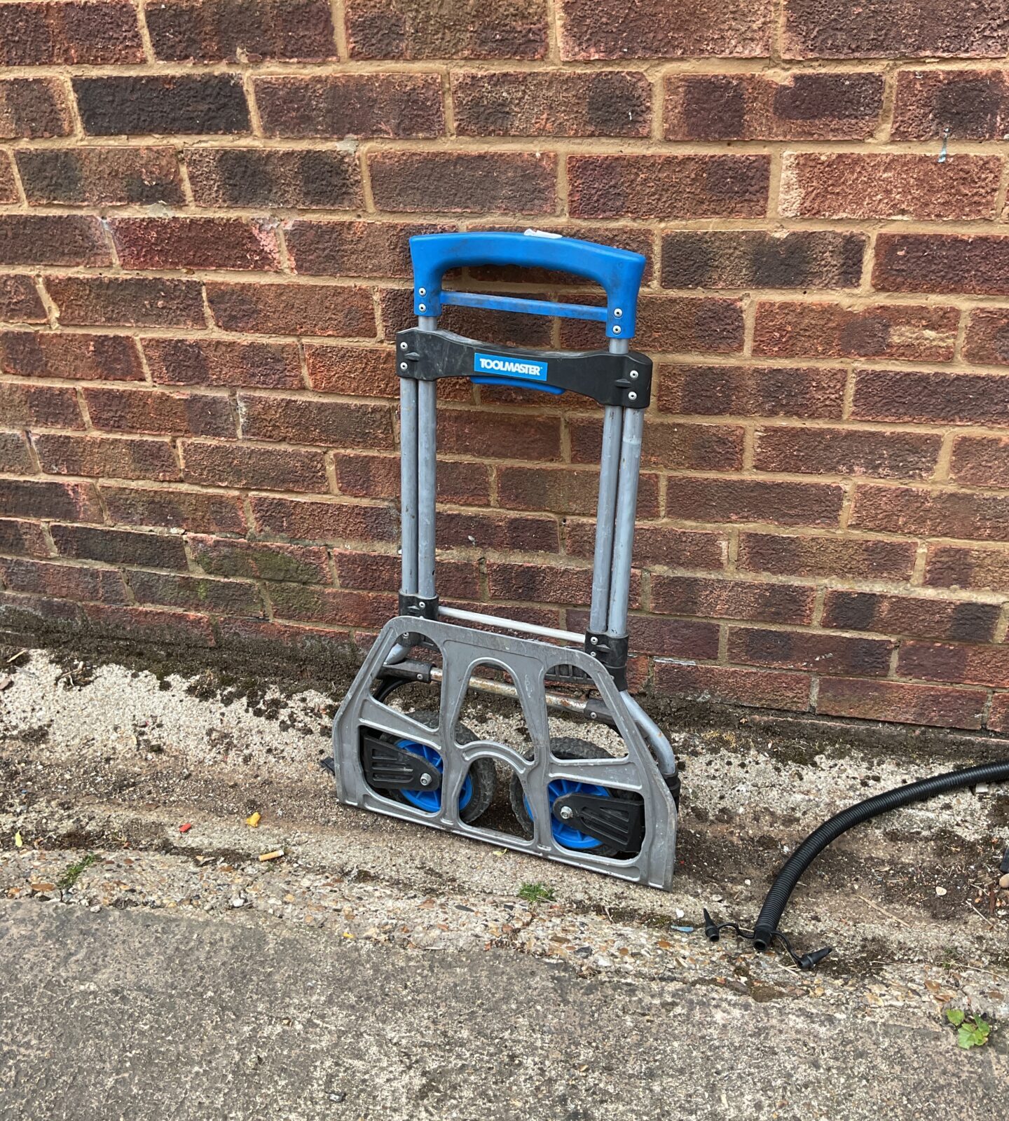 Toolmaster folding sack barrow