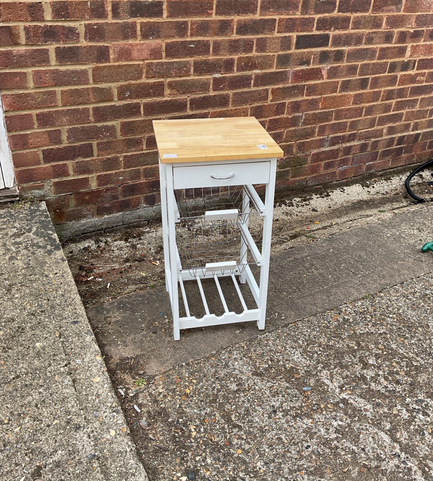 Kitchen side unit with racking