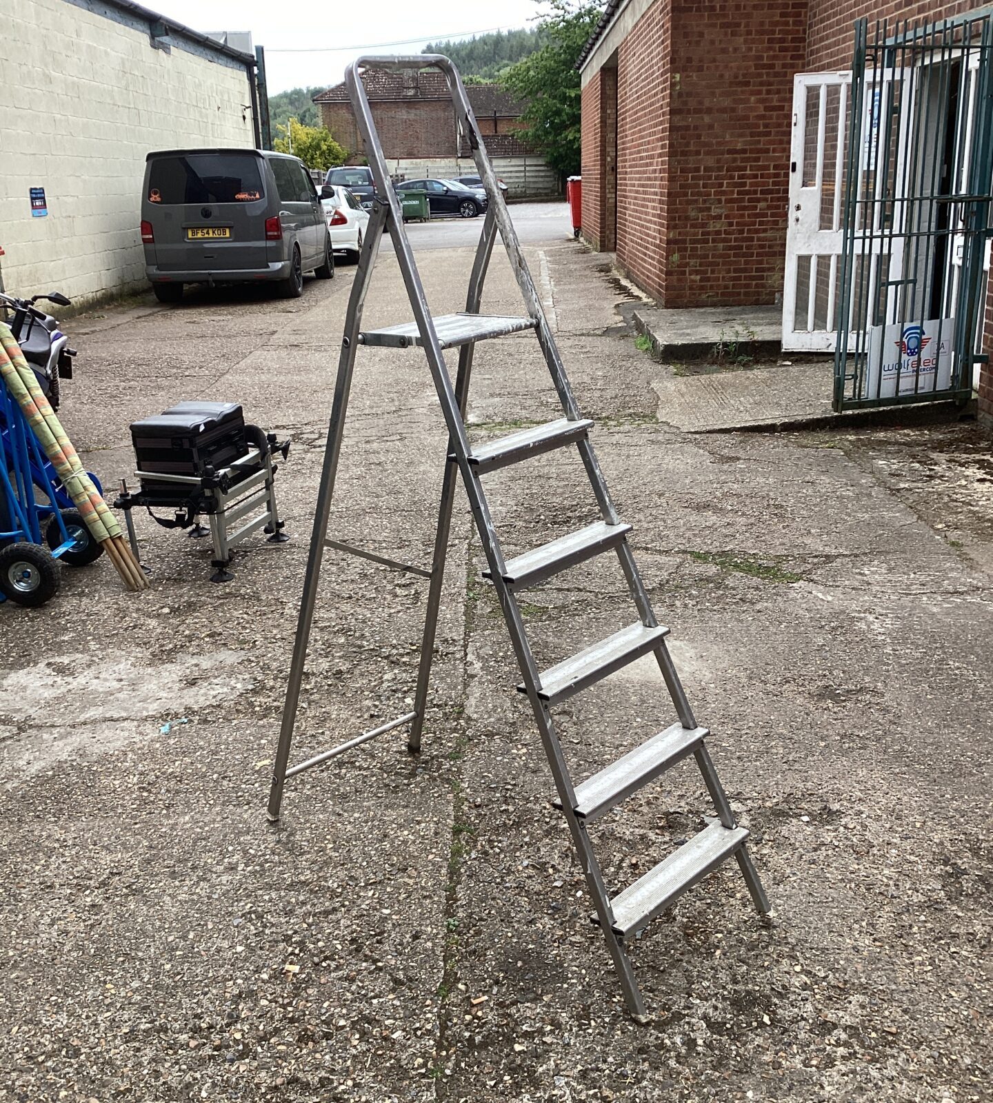 Aluminium step ladder