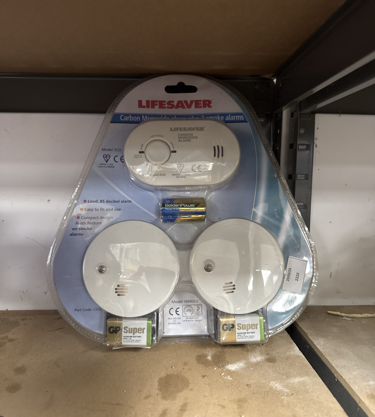 Lifesaver carbon monoxide & two smoke alarms set - new