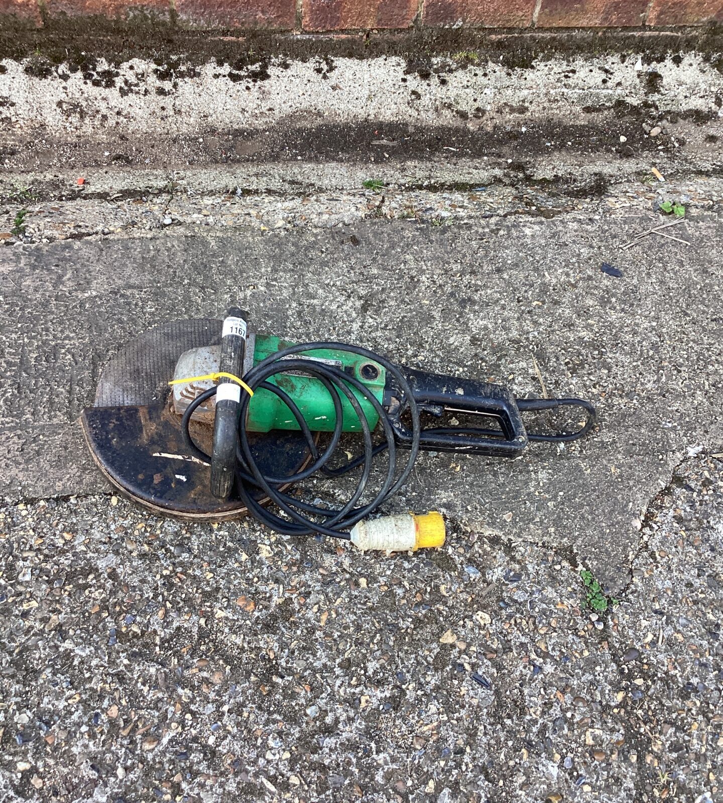 Hitachi 110v Angle Grinder